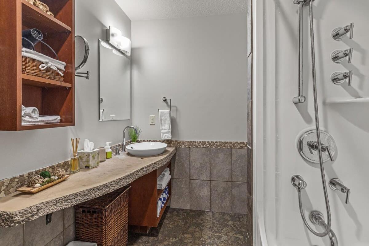 Luxury Rockies Retreat 1BR with Views
