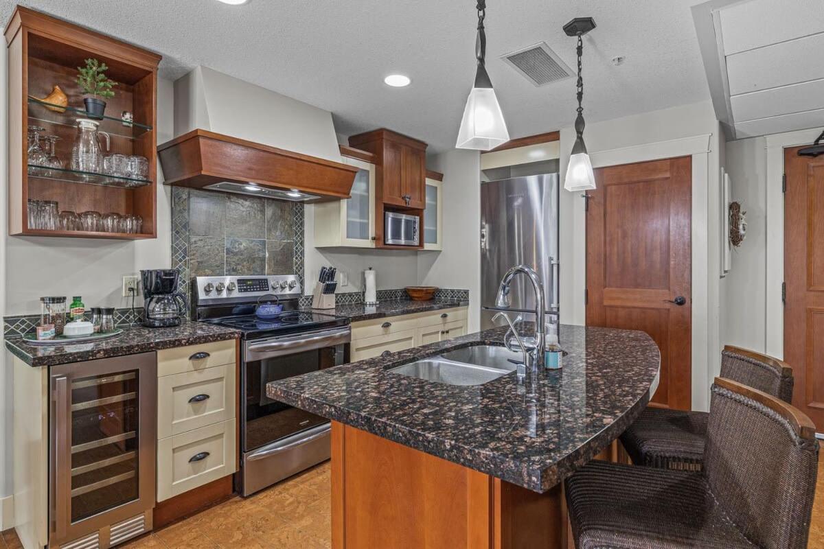 Luxury Rockies Retreat 1BR with Views