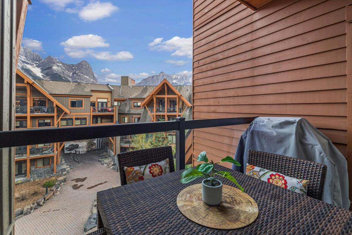 Luxury Rockies Retreat 1BR with Views