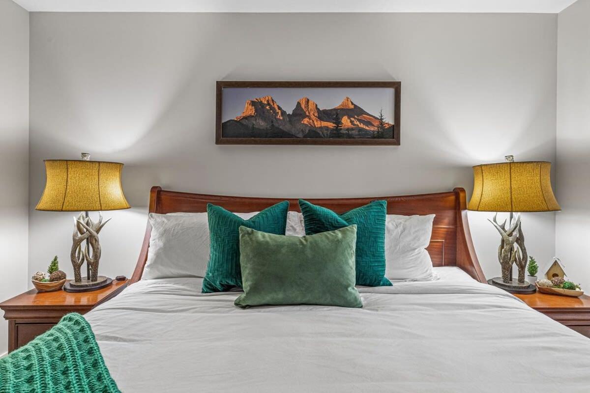 Luxury Rockies Retreat 1BR with Views