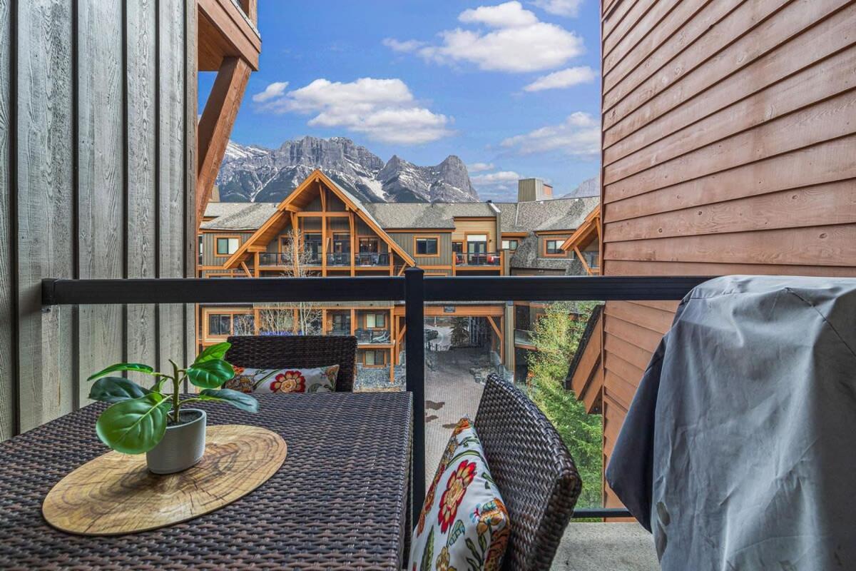Luxury Rockies Retreat 1BR with Views