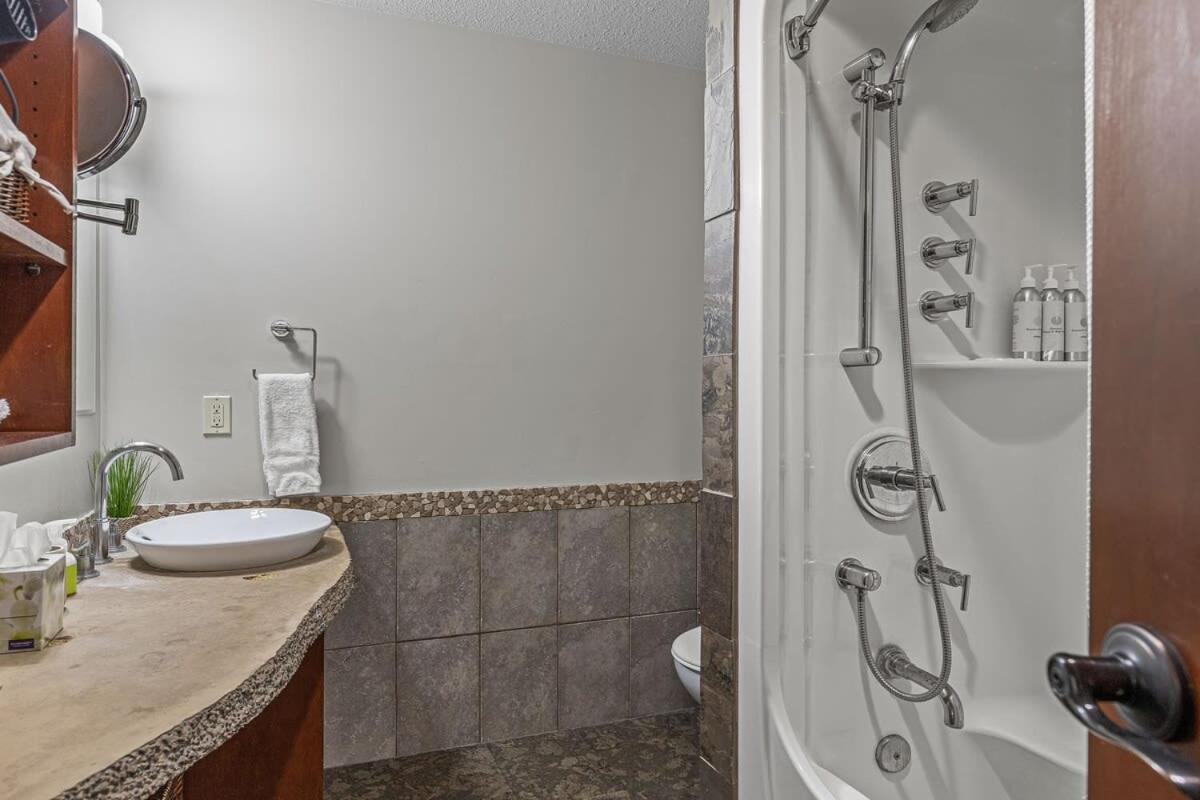 Luxury Rockies Retreat 1BR with Views