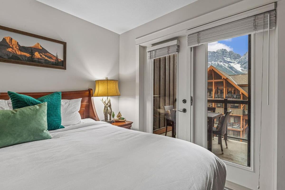 Luxury Rockies Retreat 1BR with Views