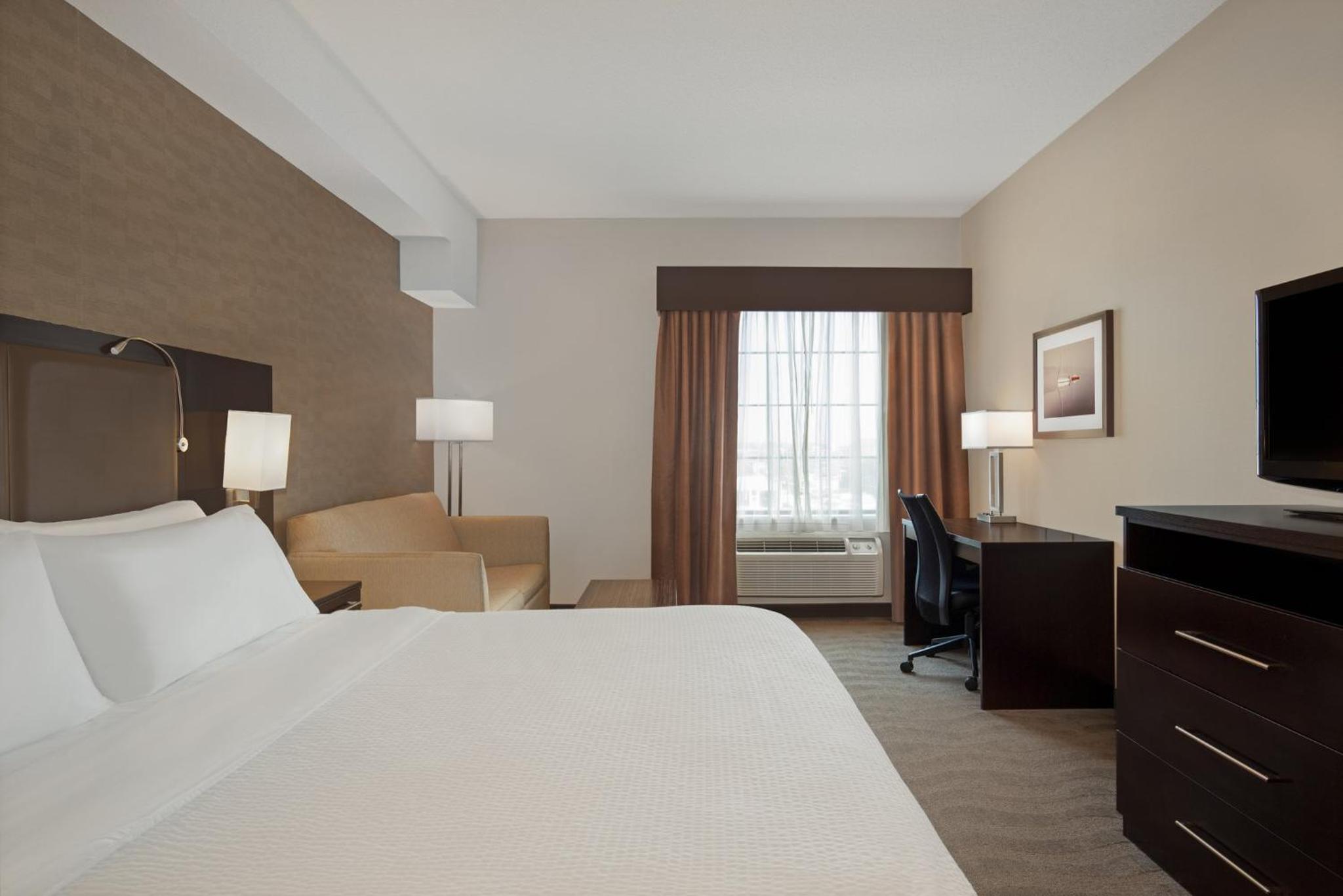 Barrie Vacations - Holiday Inn Express Hotel  Suites Barrie, an IHG Hotel - Property Image 16