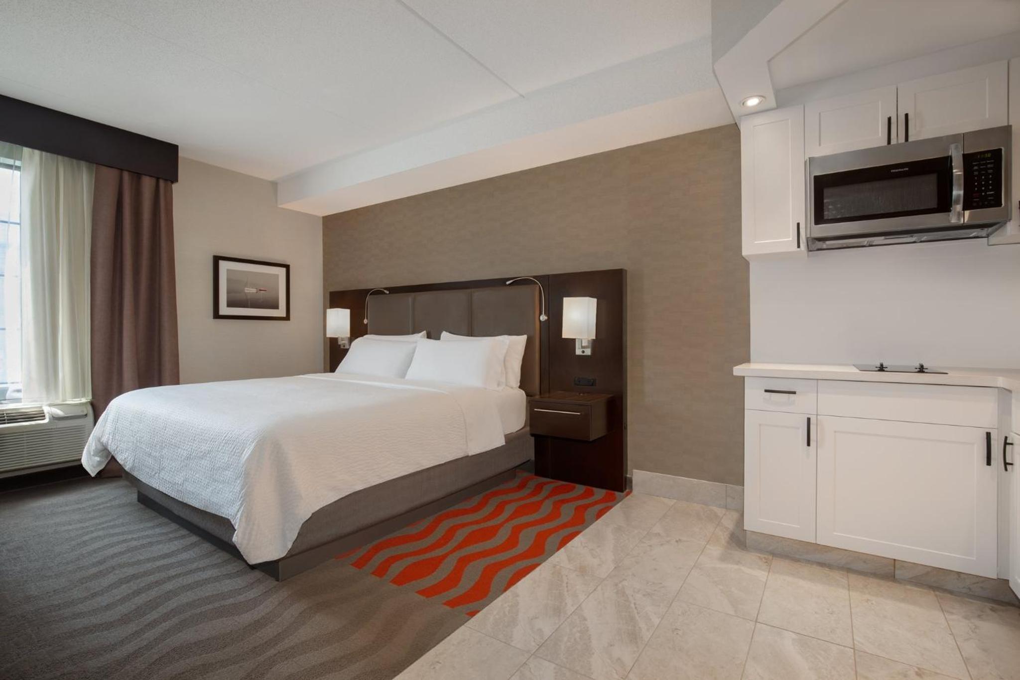 Barrie Vacations - Holiday Inn Express Hotel  Suites Barrie, an IHG Hotel - Property Image 17