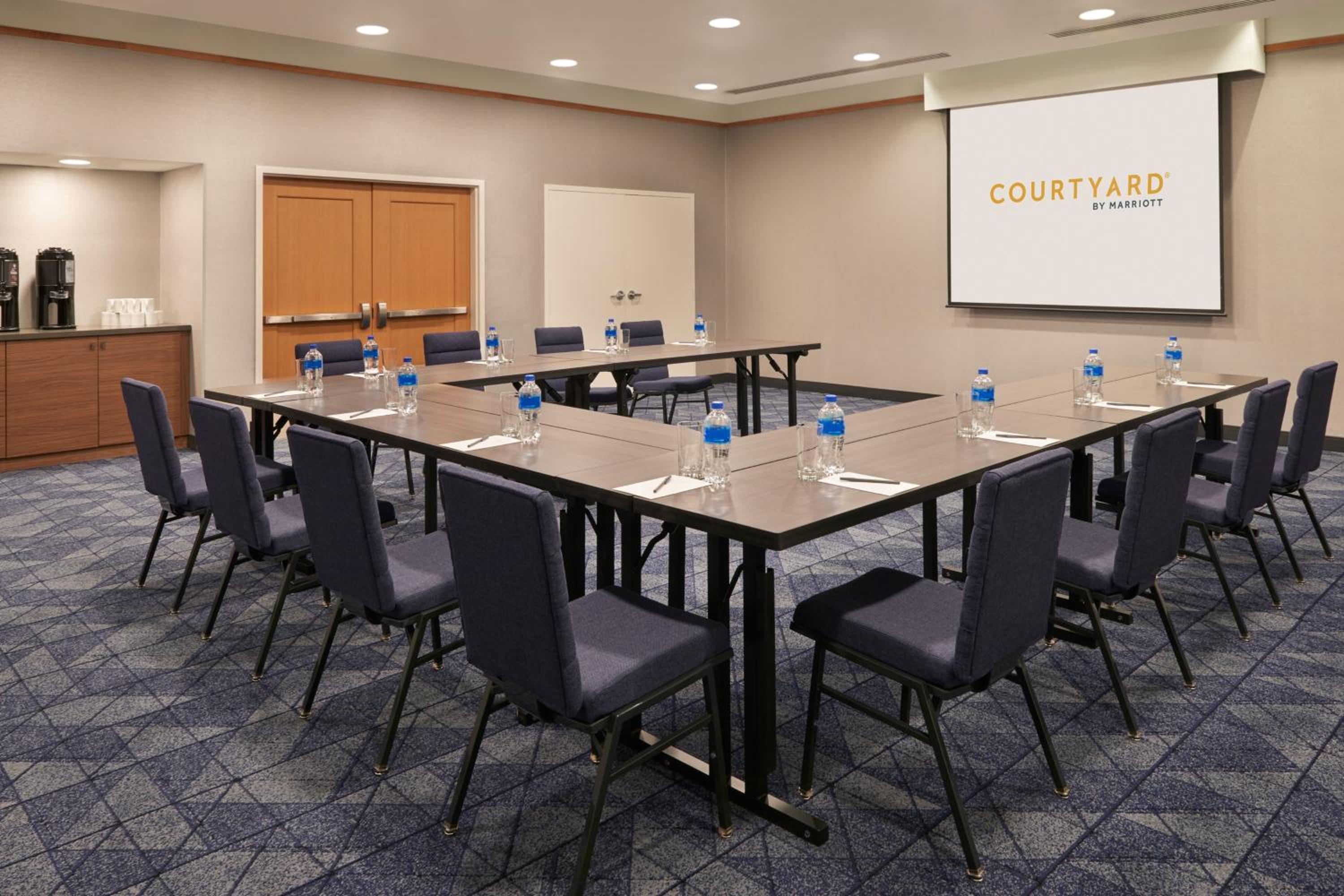 Courtyard by Marriott Toronto Markham - Property Image 2