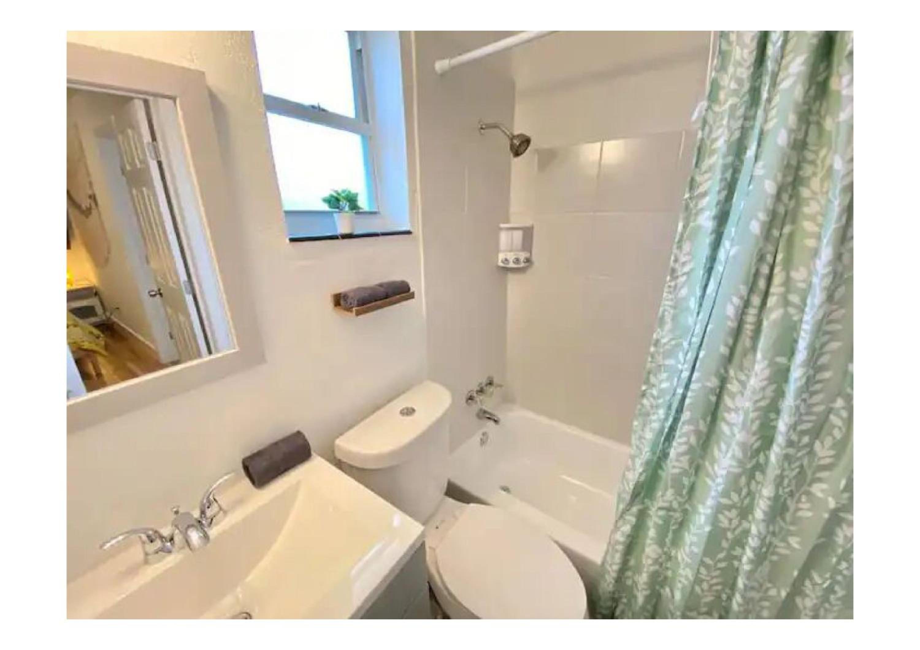 420 Friendly Charming Apt 1BR1BTH Miami