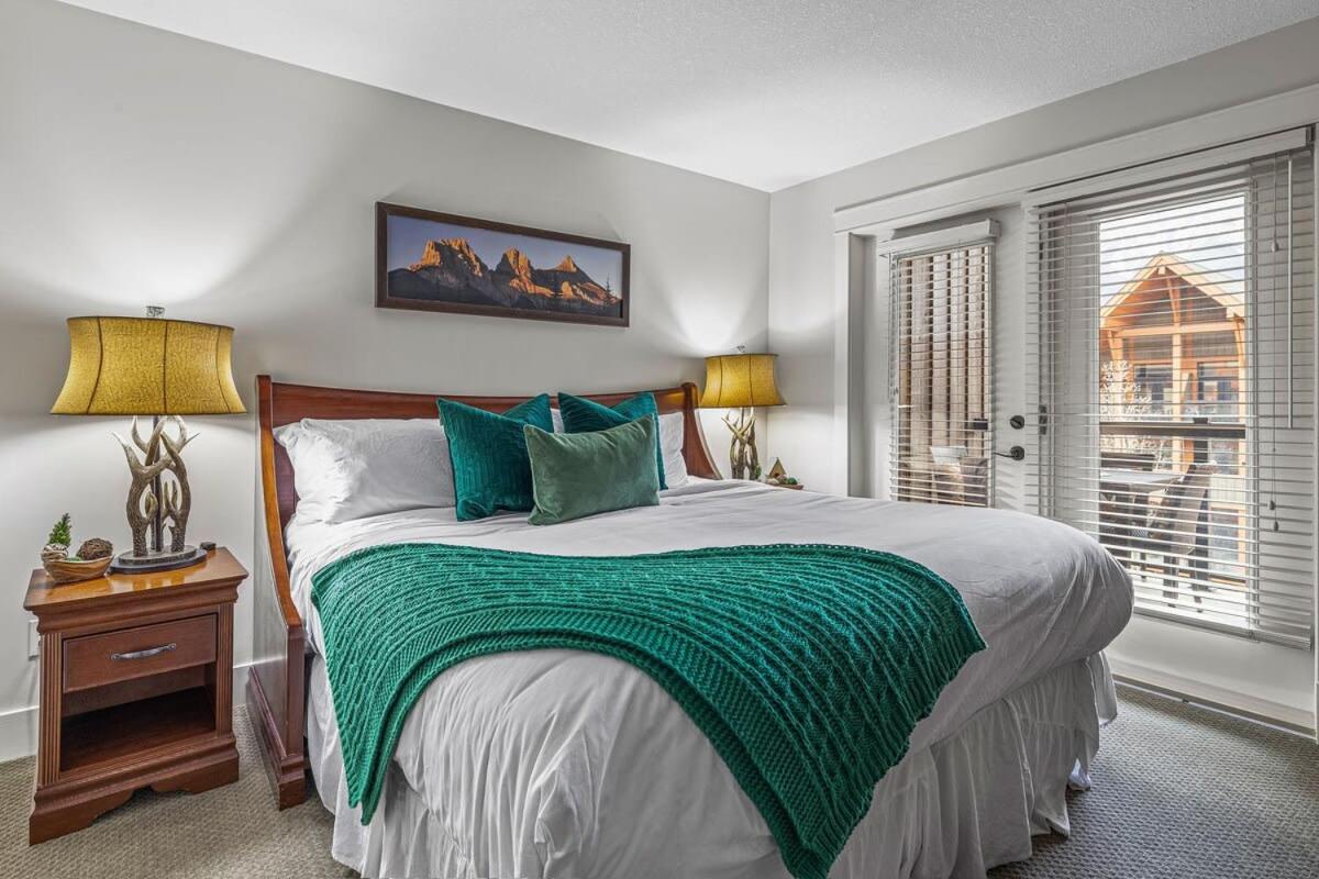 Luxury Rockies Retreat 1BR with Views