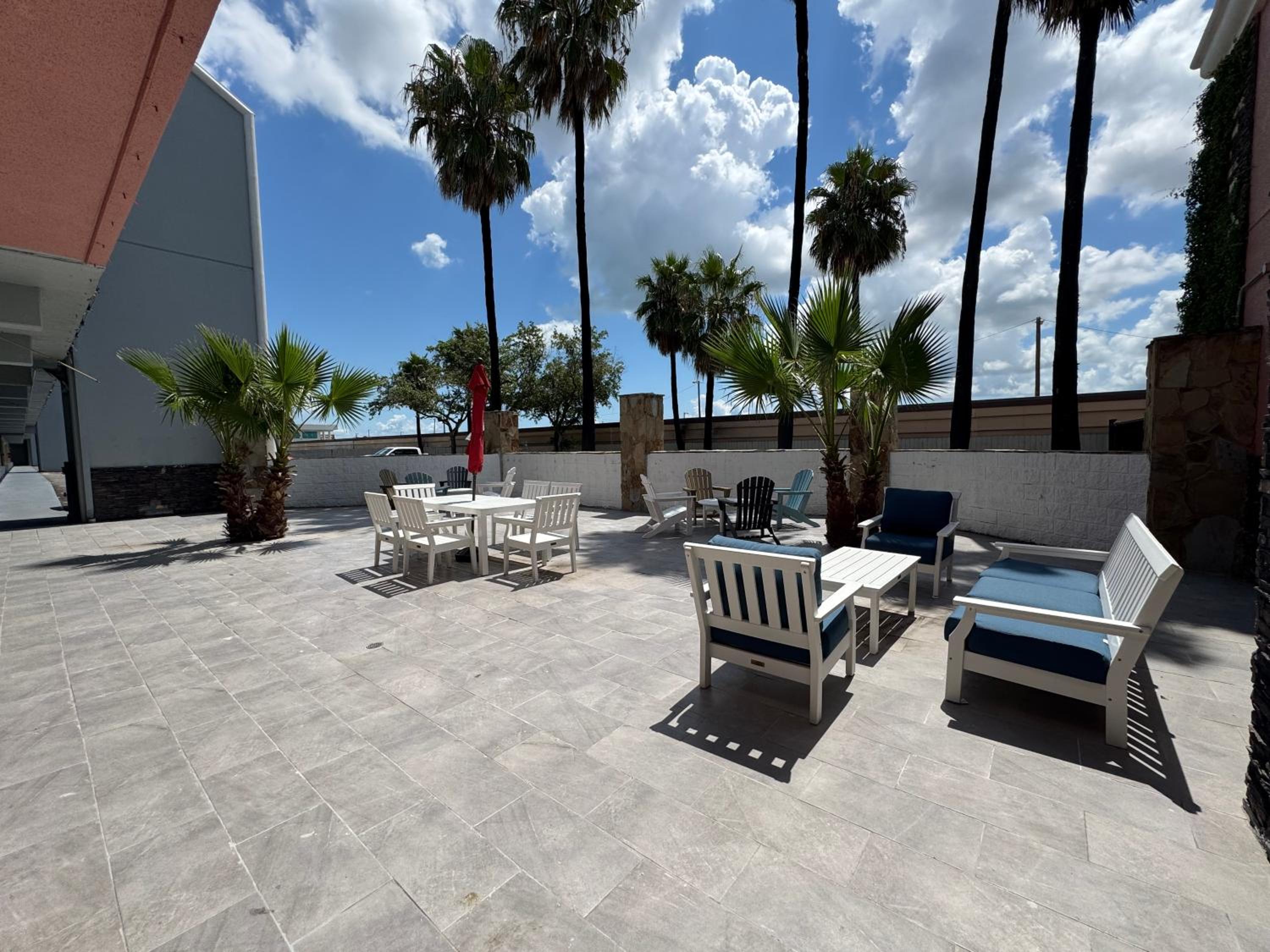 Hotel Baymont by Wyndham Corpus Christi Airport - Image 1