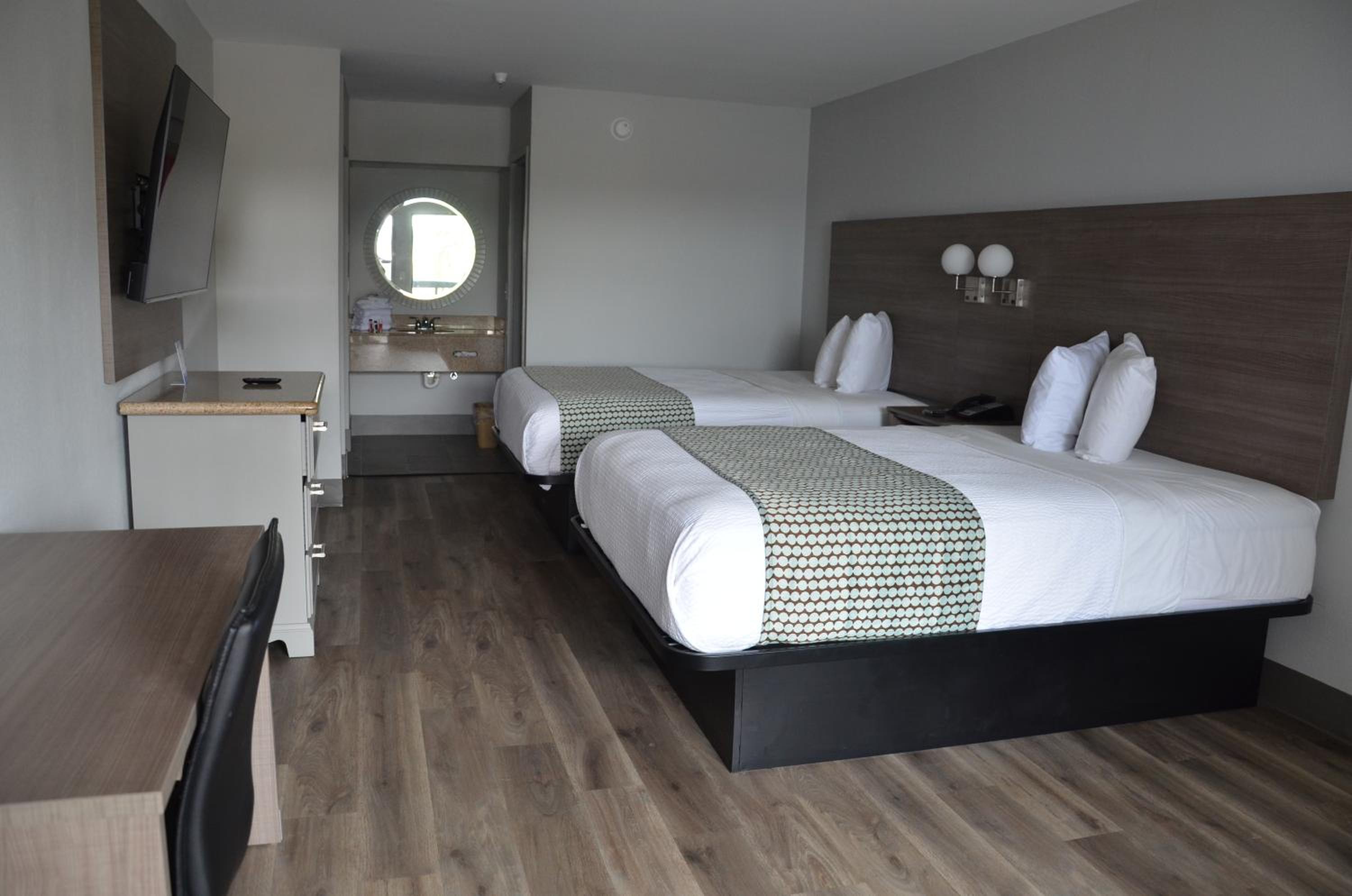 Baymont Suites