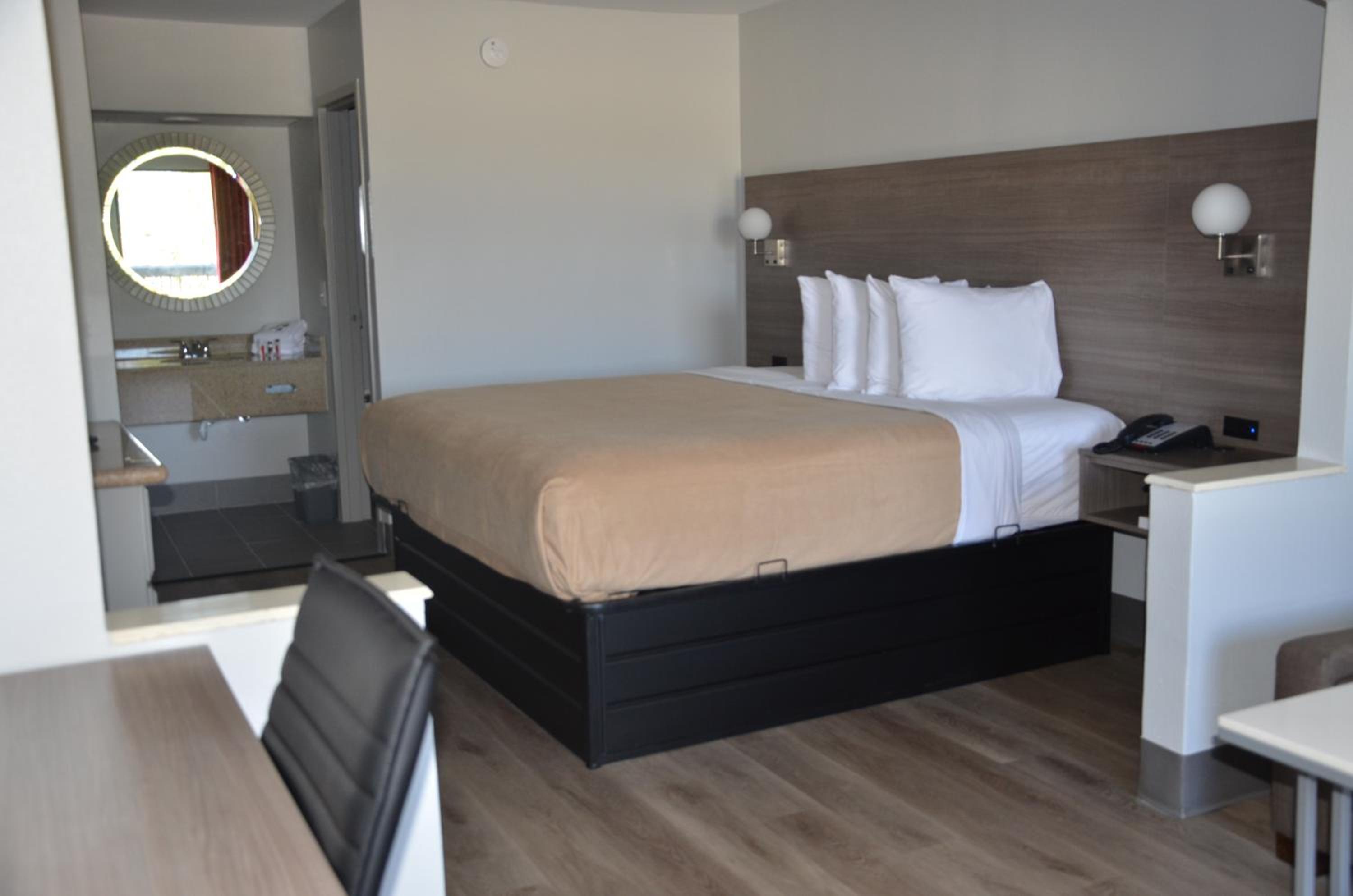 Baymont Suites