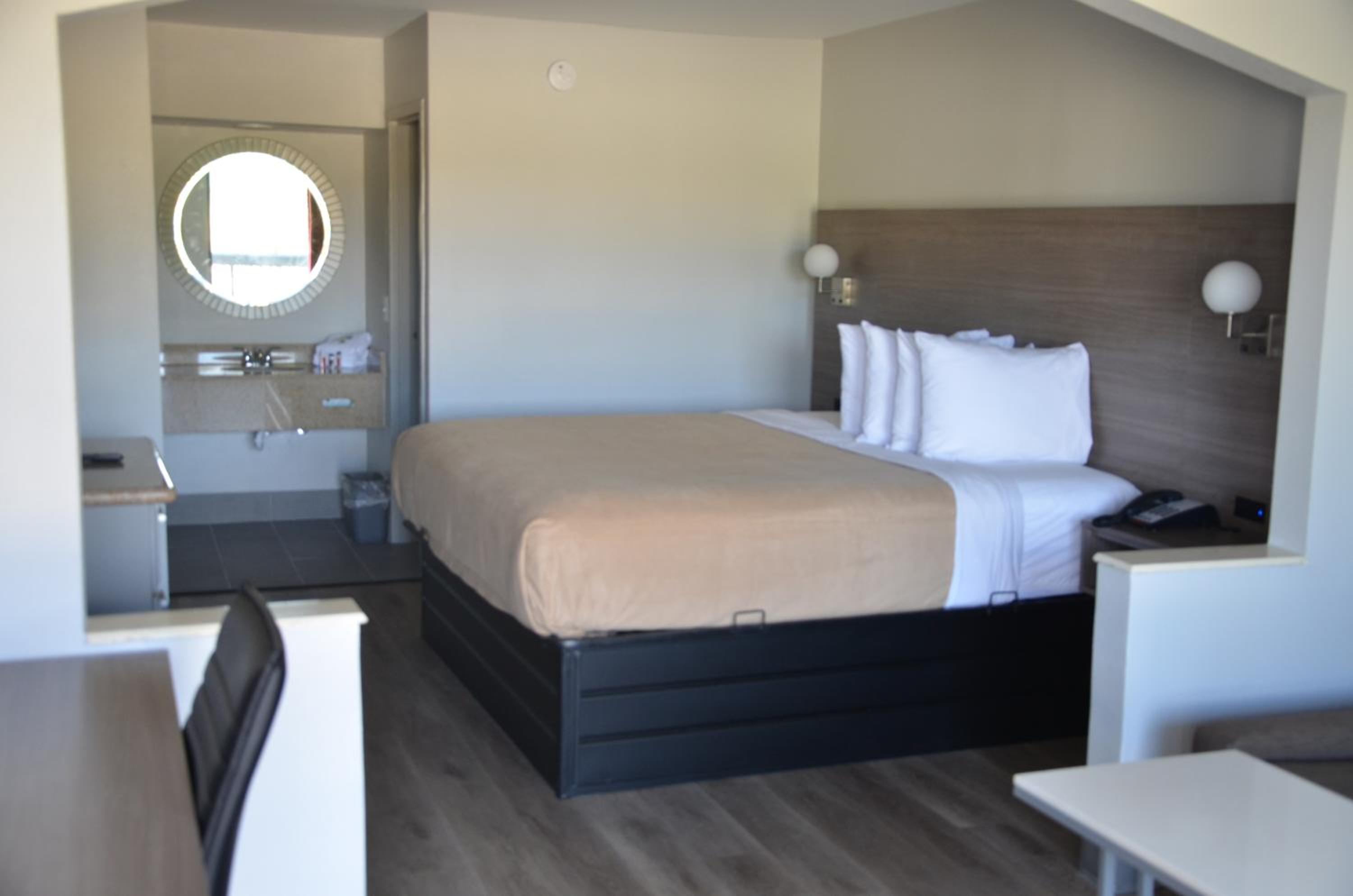 Baymont Suites