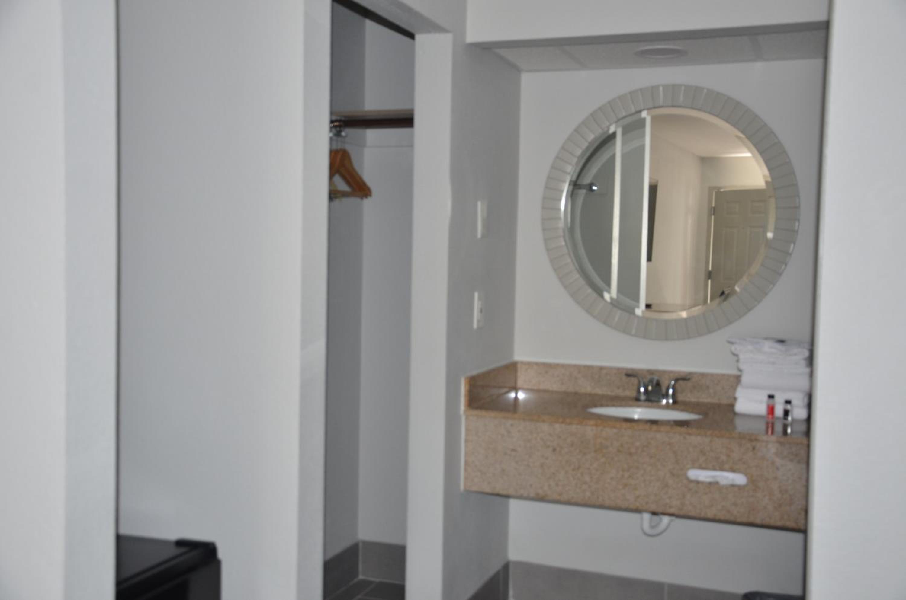 Baymont Suites