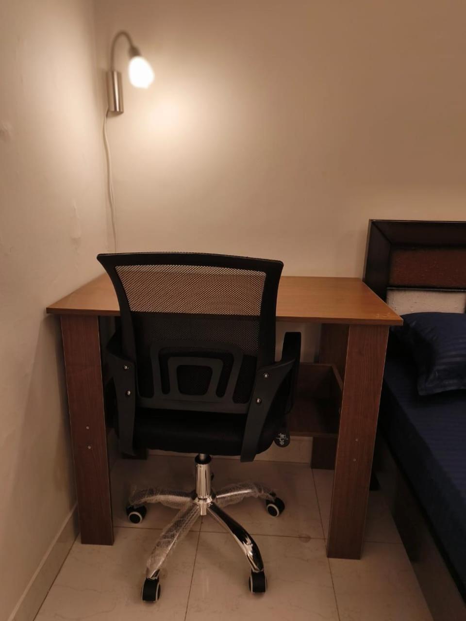 Flickstays Crown