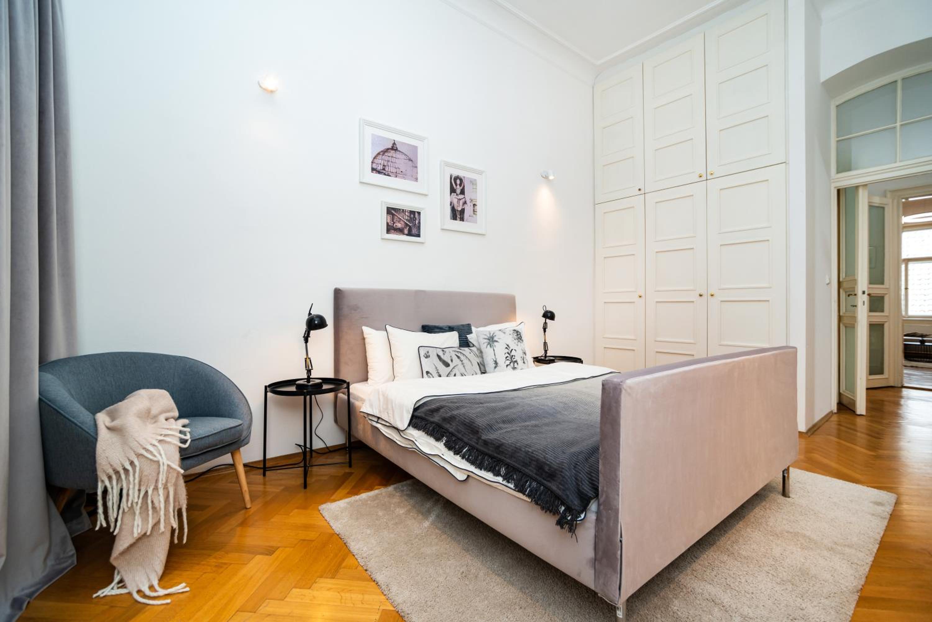 Spacious two-bedroom apartment in Old Town