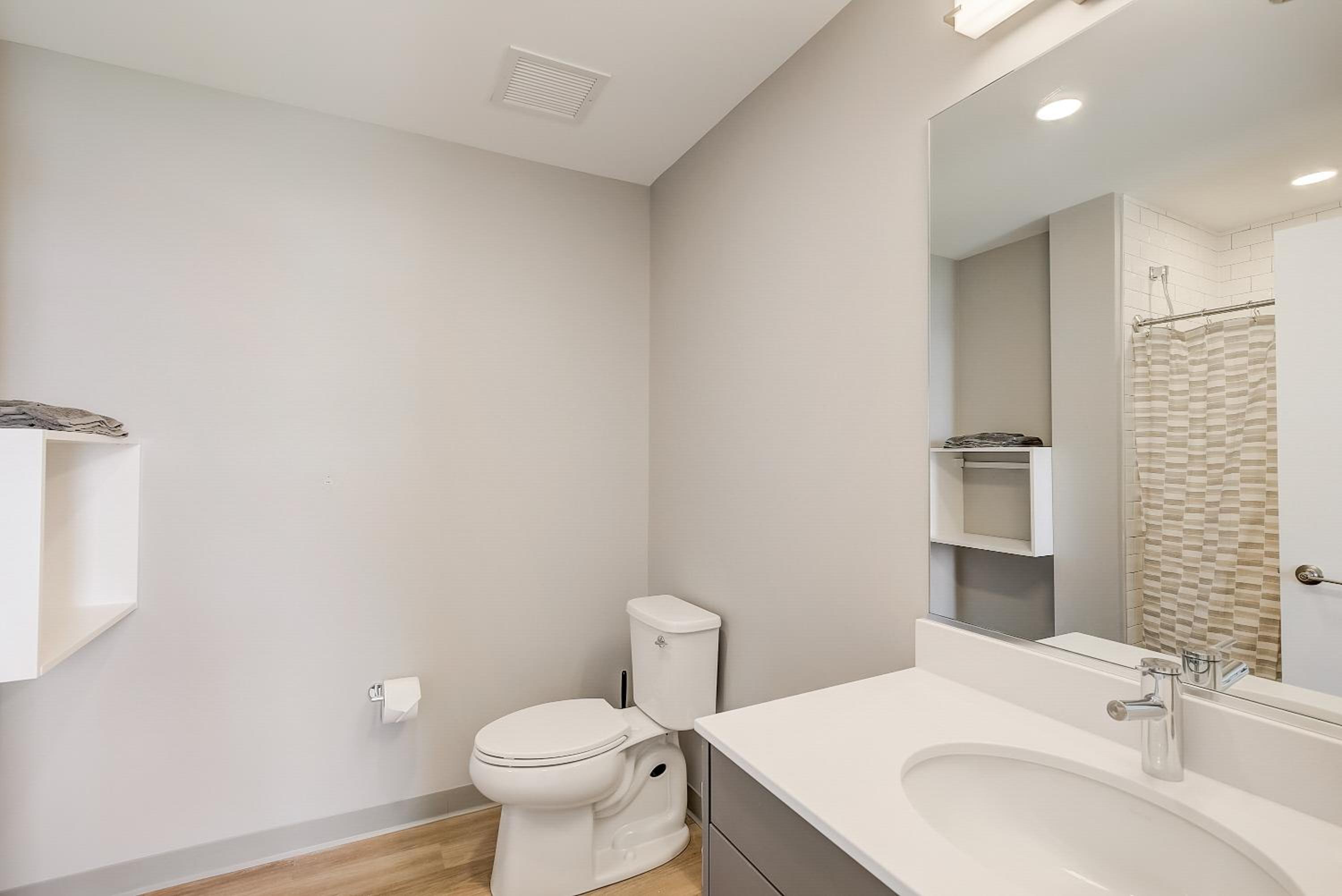Post Chicago Getaway Ideal 4BR for Groups