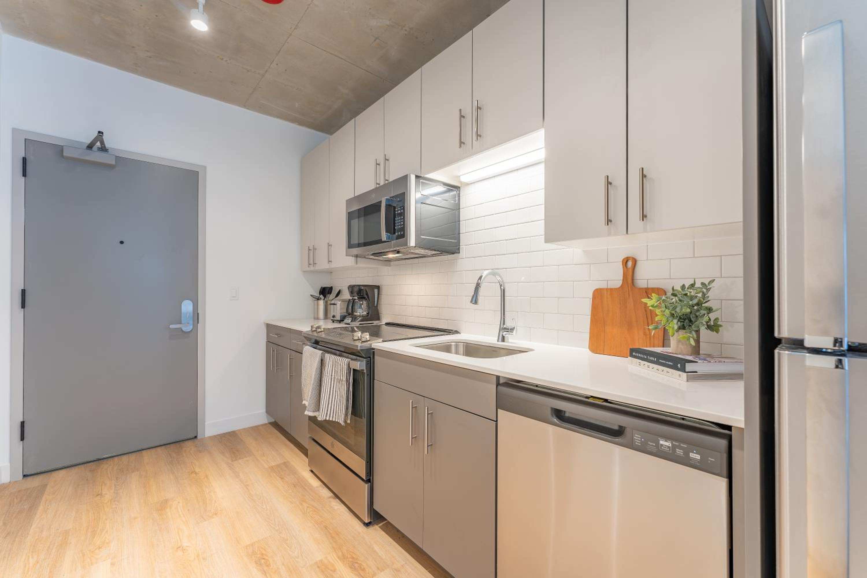 Post Chicago Getaway Ideal 4BR for Groups