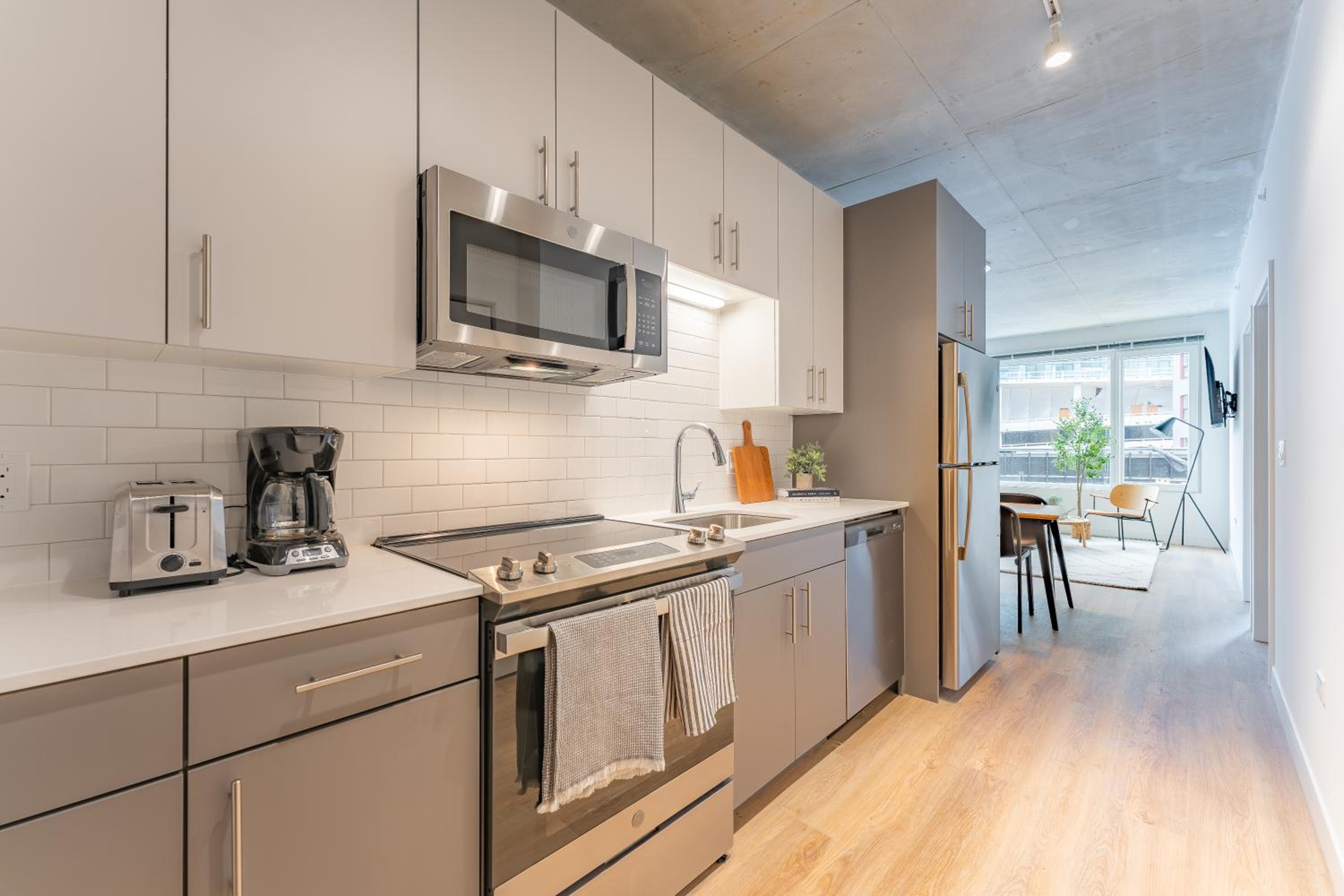 Post Chicago Getaway Ideal 4BR for Groups