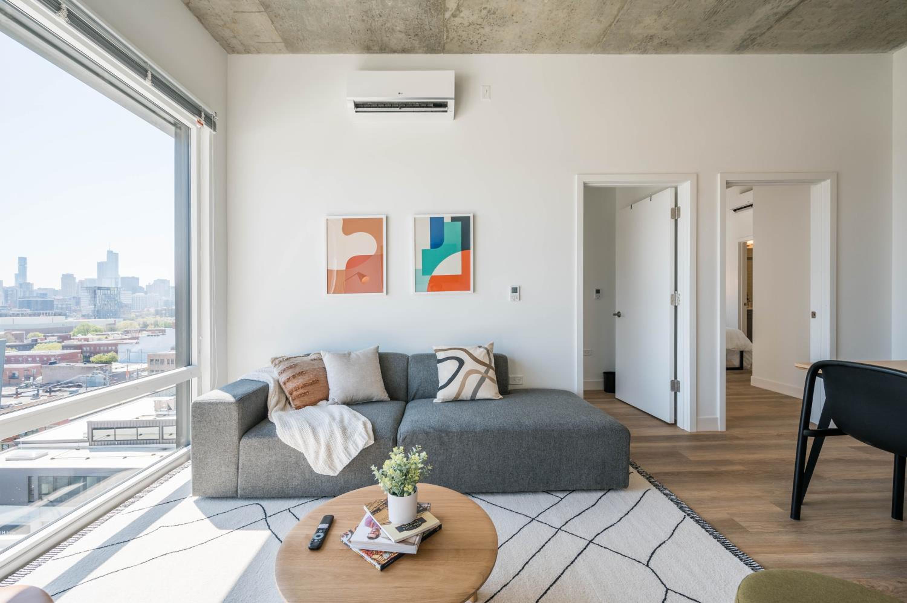 Post Chicago Getaway Ideal 4BR for Groups