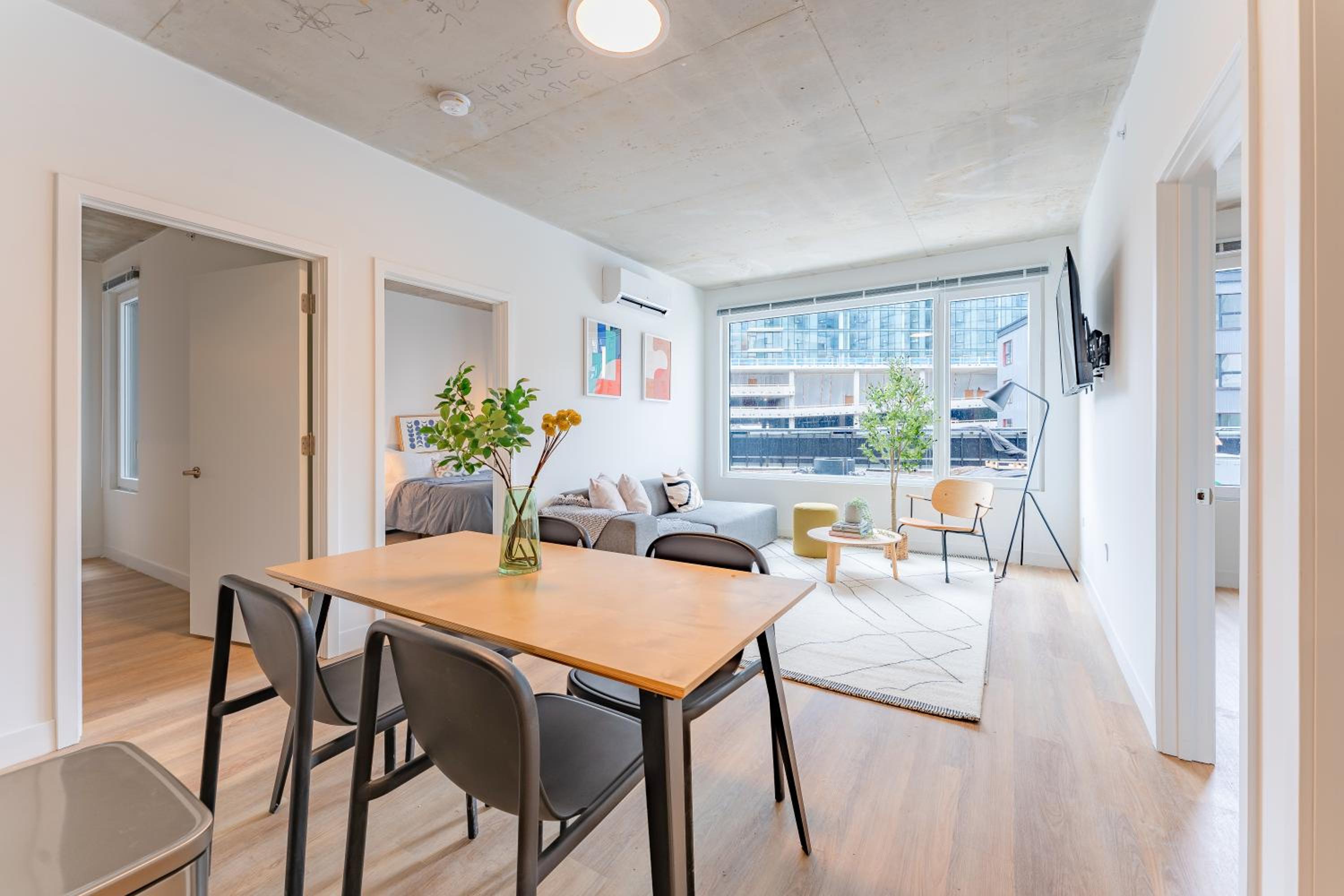 Post Chicago Getaway Ideal 4BR for Groups