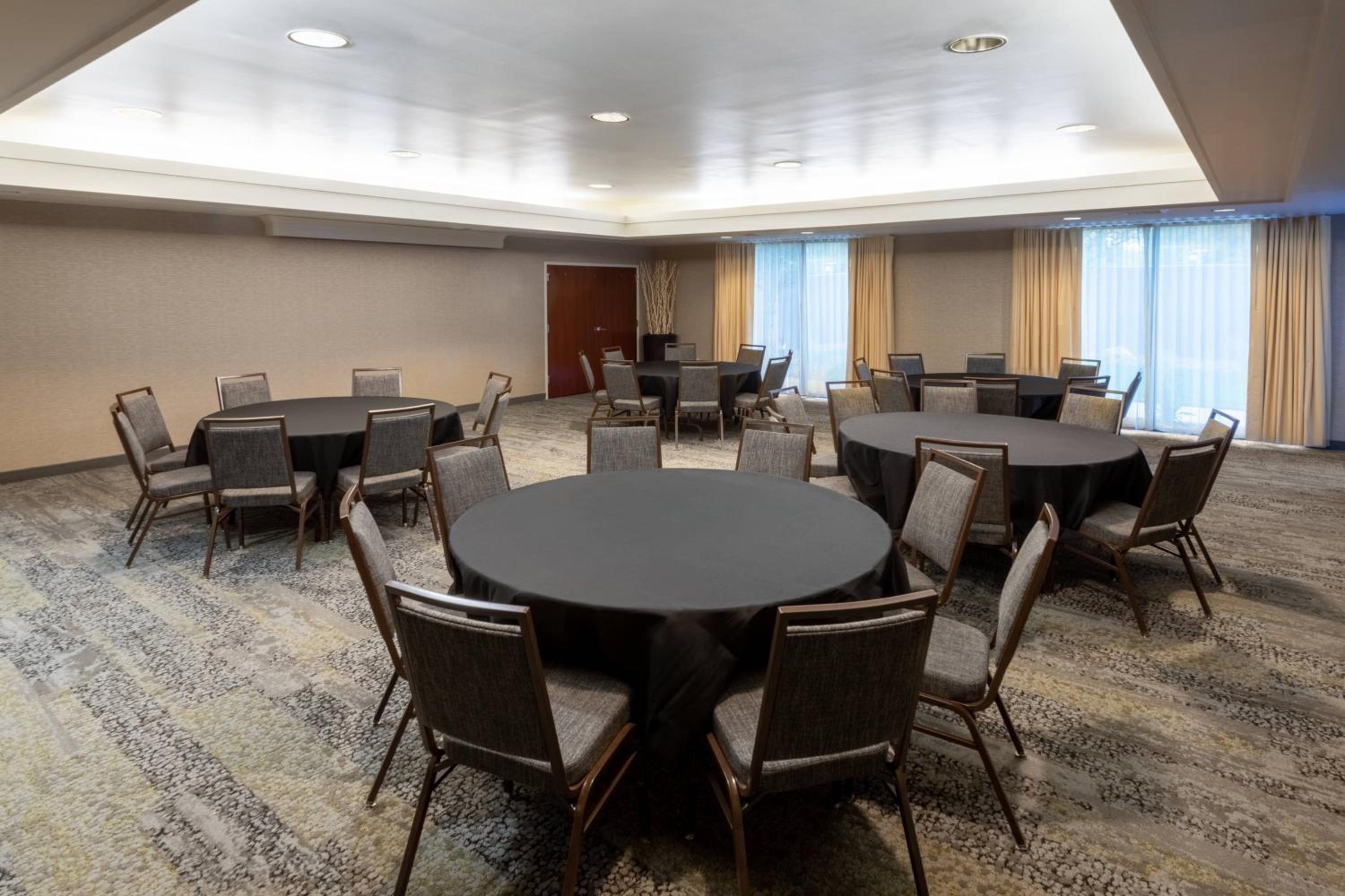 Reno Vacations - Courtyard by Marriott Reno - Property Image 22