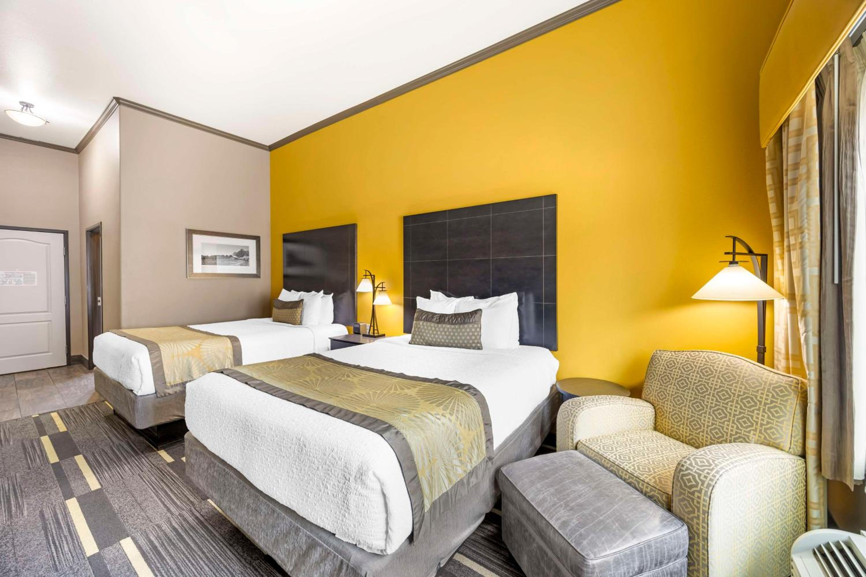 Garden City Vacations - Best Western Plus Emerald Inn  Suites - Property Image 29