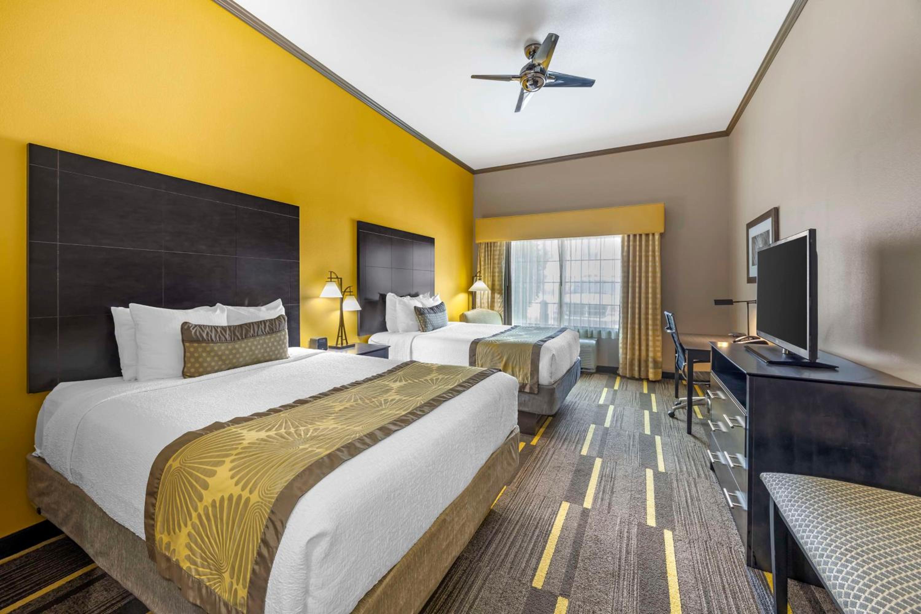 Garden City Vacations - Best Western Plus Emerald Inn  Suites - Property Image 19