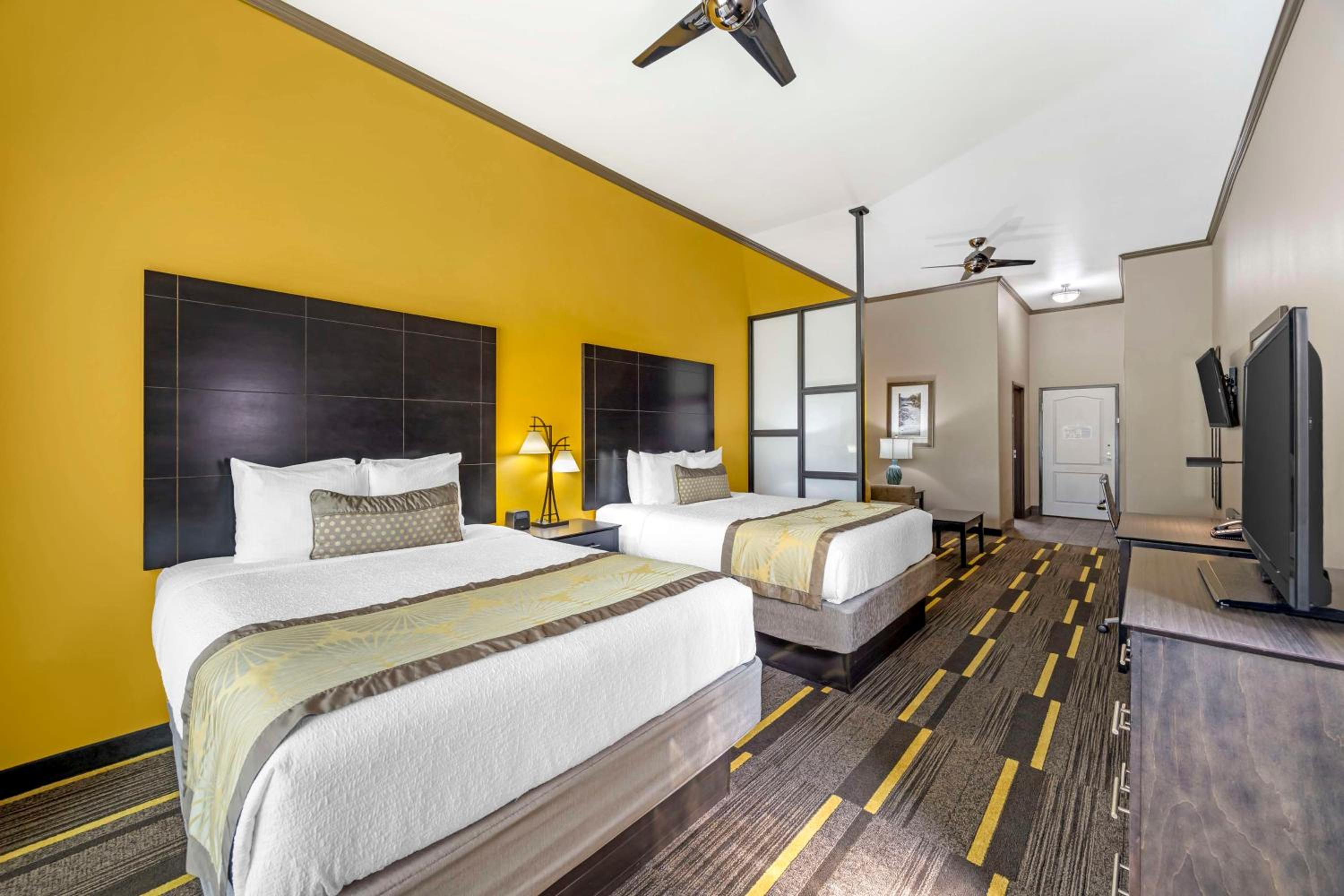 Garden City Vacations - Best Western Plus Emerald Inn  Suites - Property Image 30