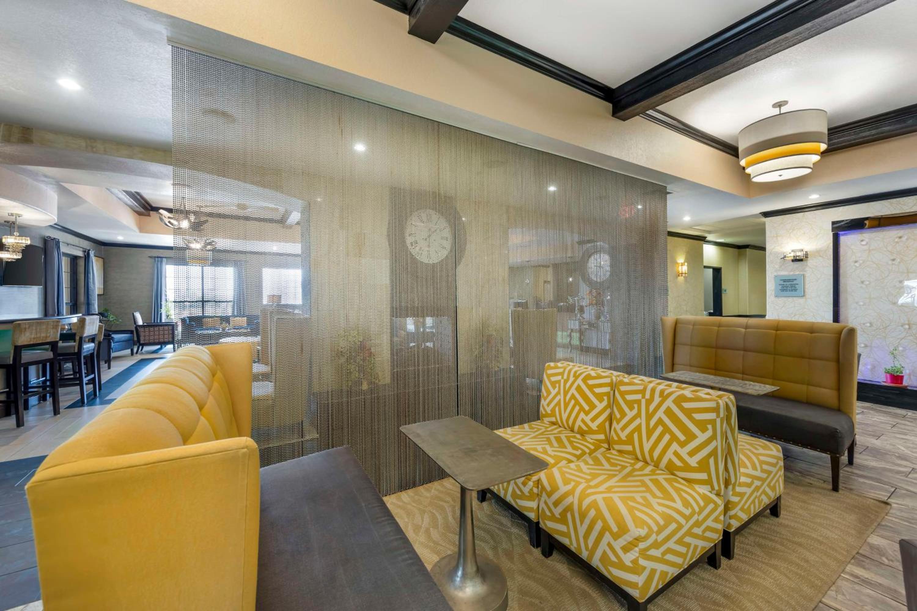 Garden City Vacations - Best Western Plus Emerald Inn  Suites - Property Image 15