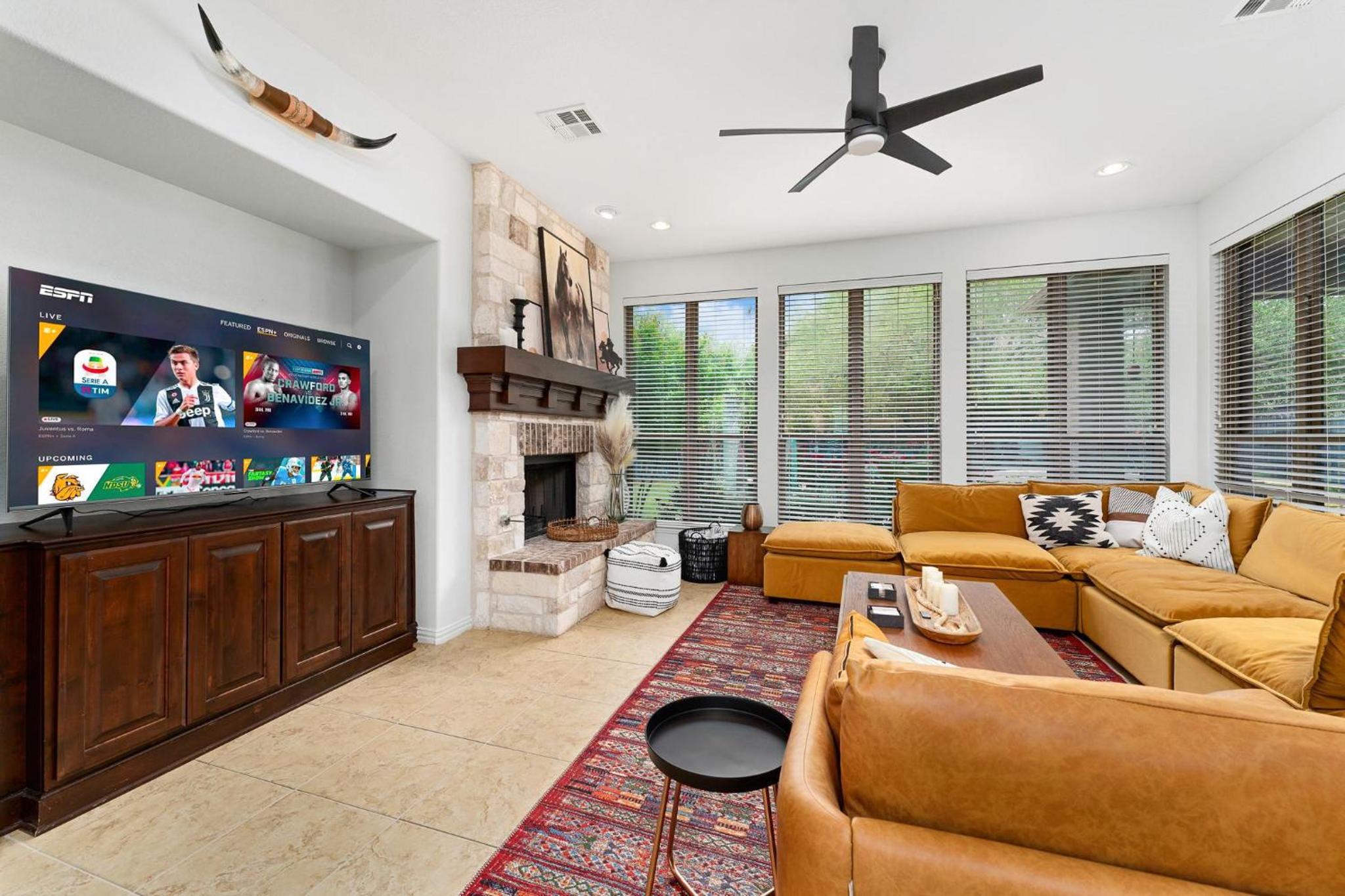 Luxury Home with Outdoor Pool Hot Tub and Yard view 3