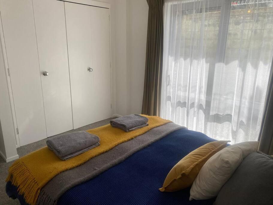 Gorgeous views, 2 bed beechwood apartment! view 3