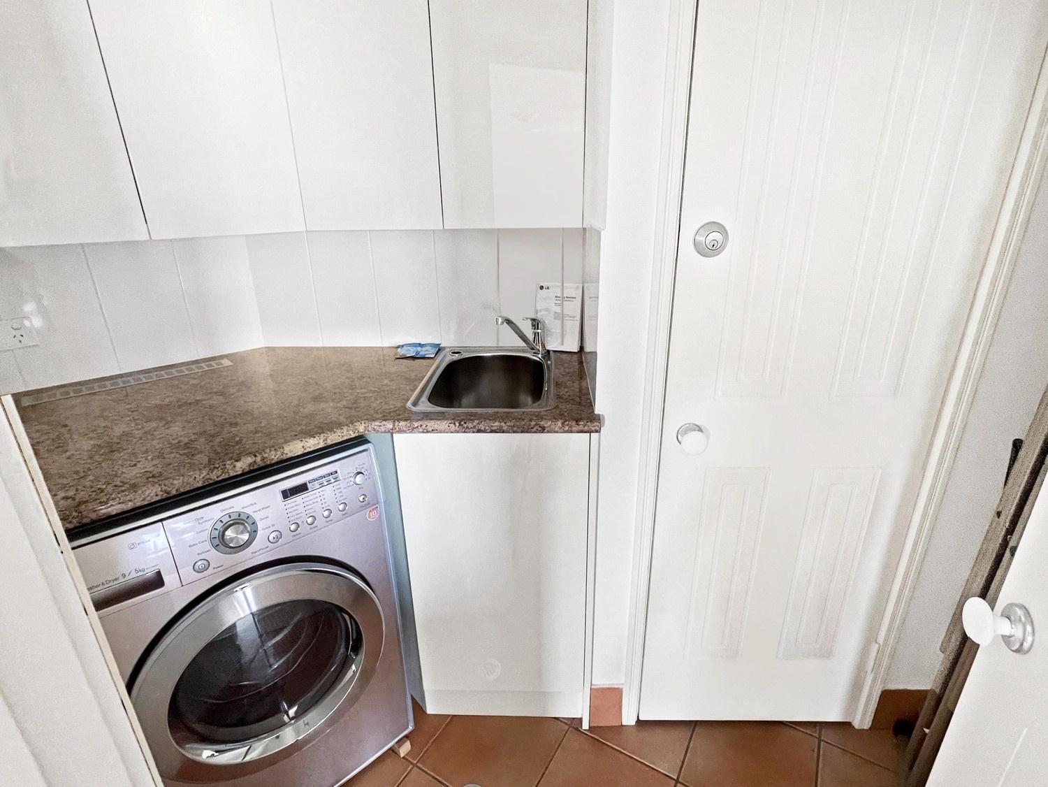 Modern Apartment in the Heart of Cotton Tree