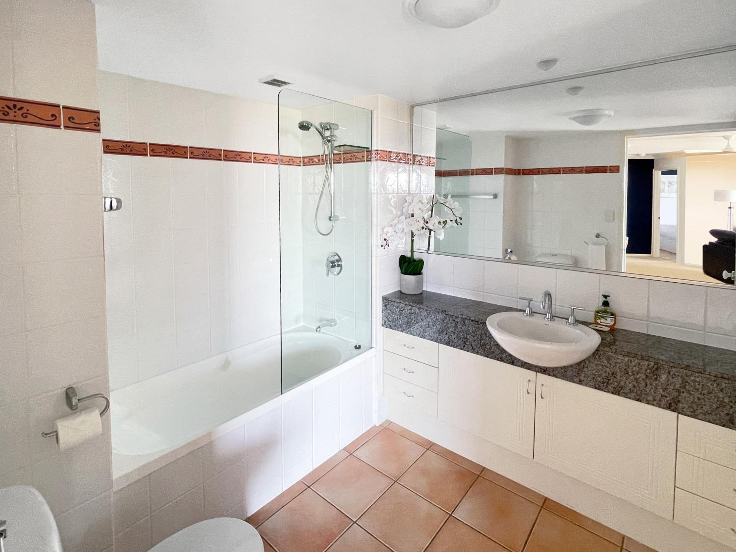 Modern Apartment in the Heart of Cotton Tree