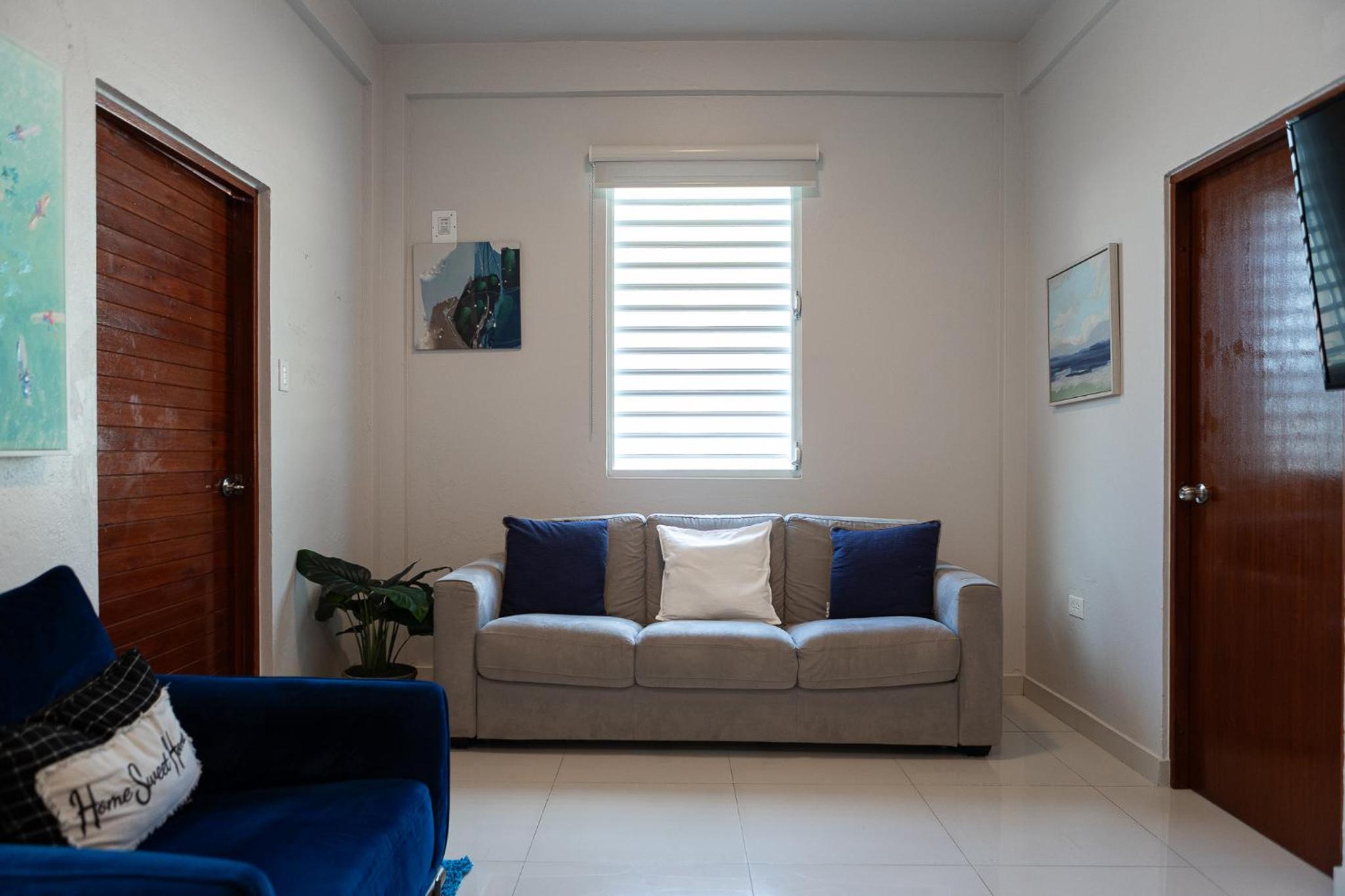 101- Renovated City GEM near the beach with free parking view 3