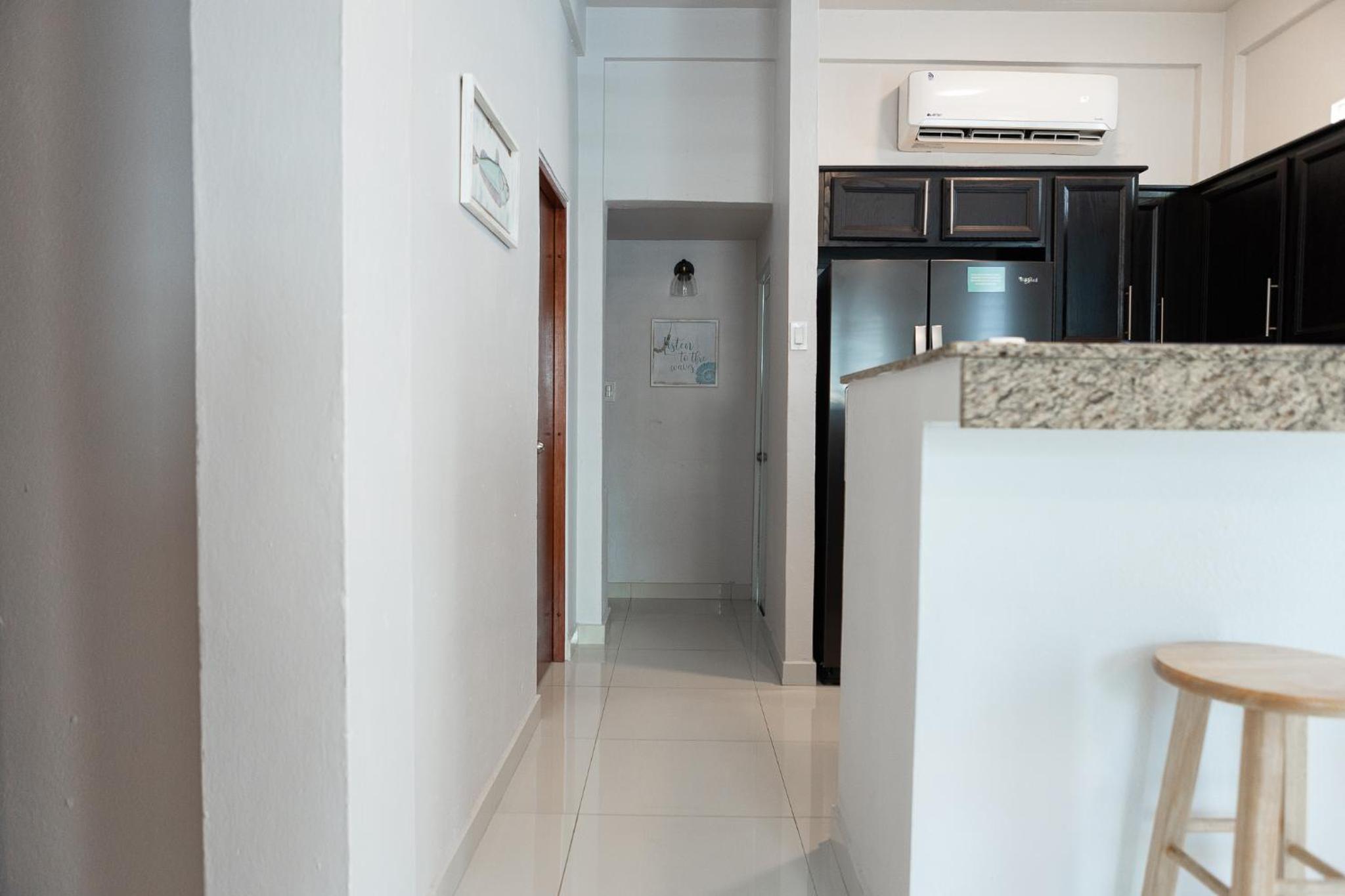 101- Renovated City GEM near the beach with free parking view 2