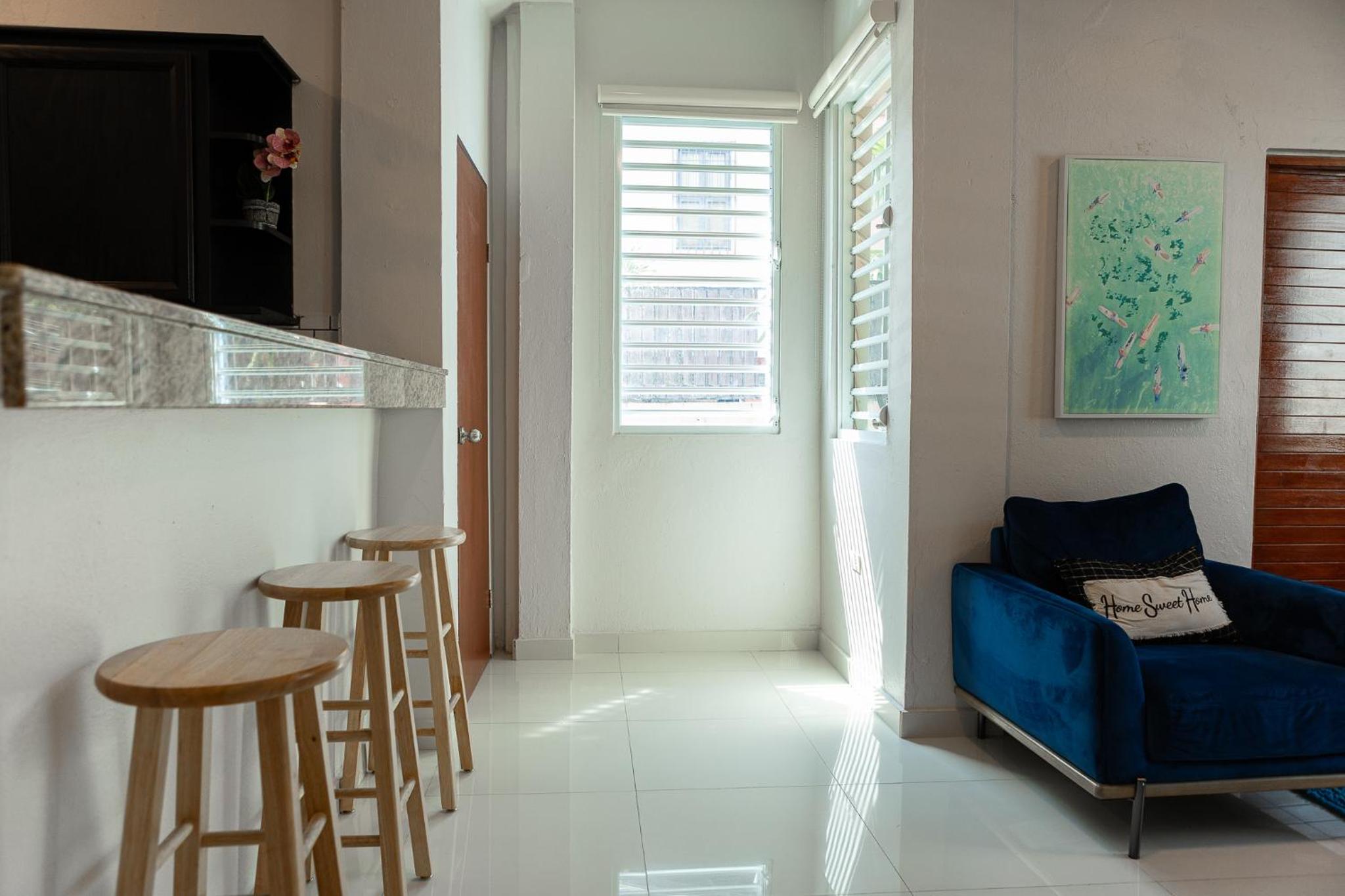 101- Renovated City GEM near the beach with free parking view 5