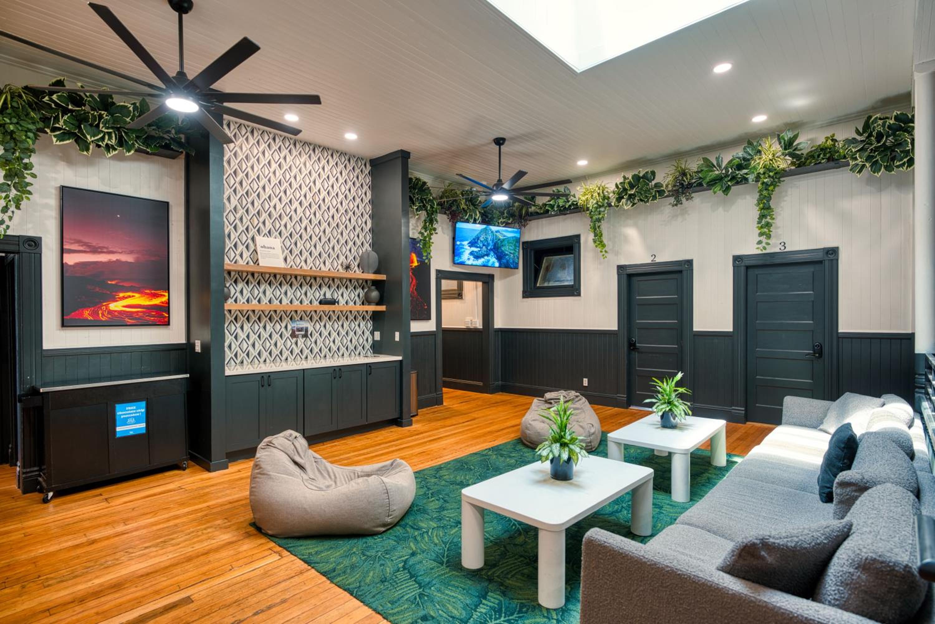 Big Island Vacations - Howzit Hostels Hawaii - Property Image 1