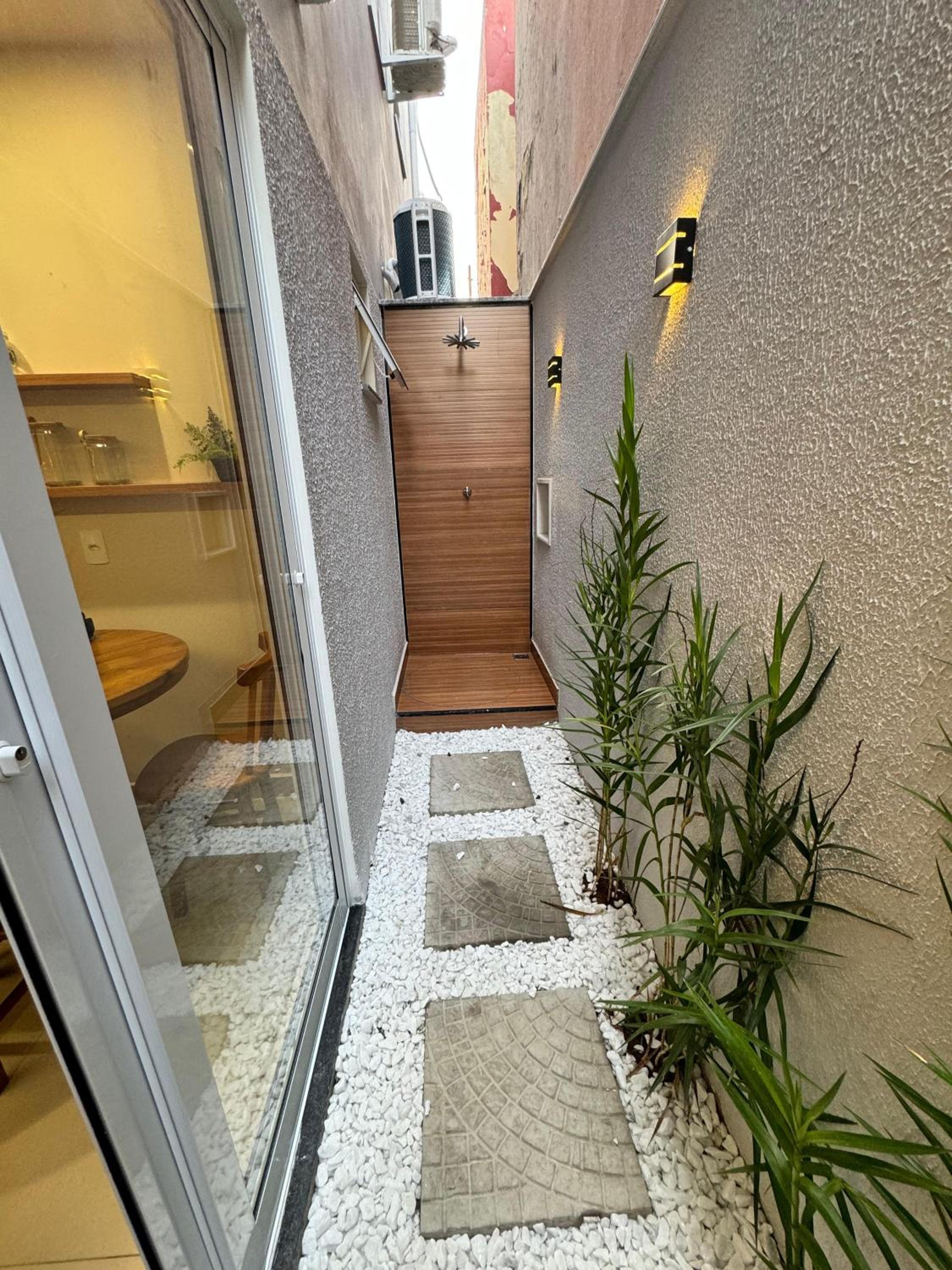 Flat Pé na Areia Iriri T03 - Conforto a 3 Min da Praia