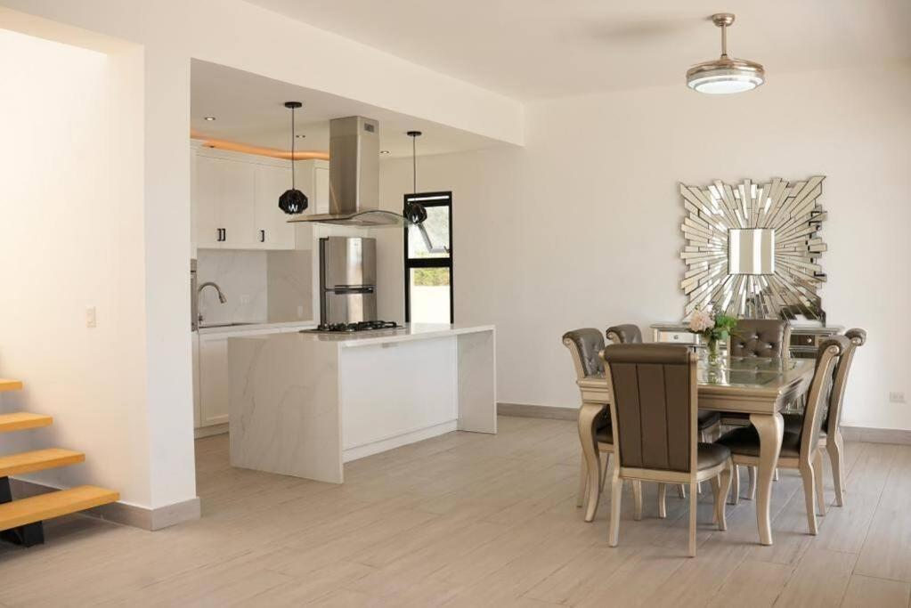 Villa ParisRD