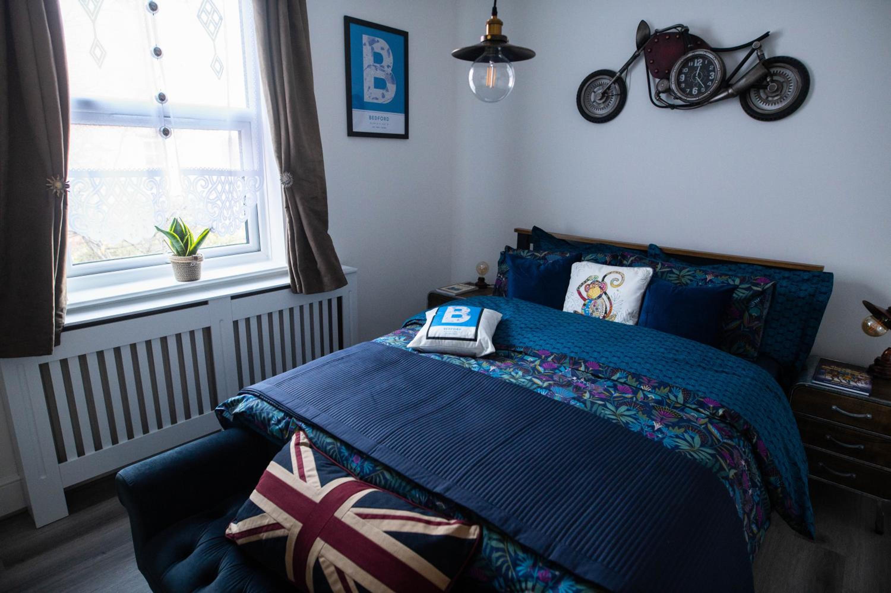 Luxury ApArt Gallery Apartment 1 Near River & Free Parking view 2