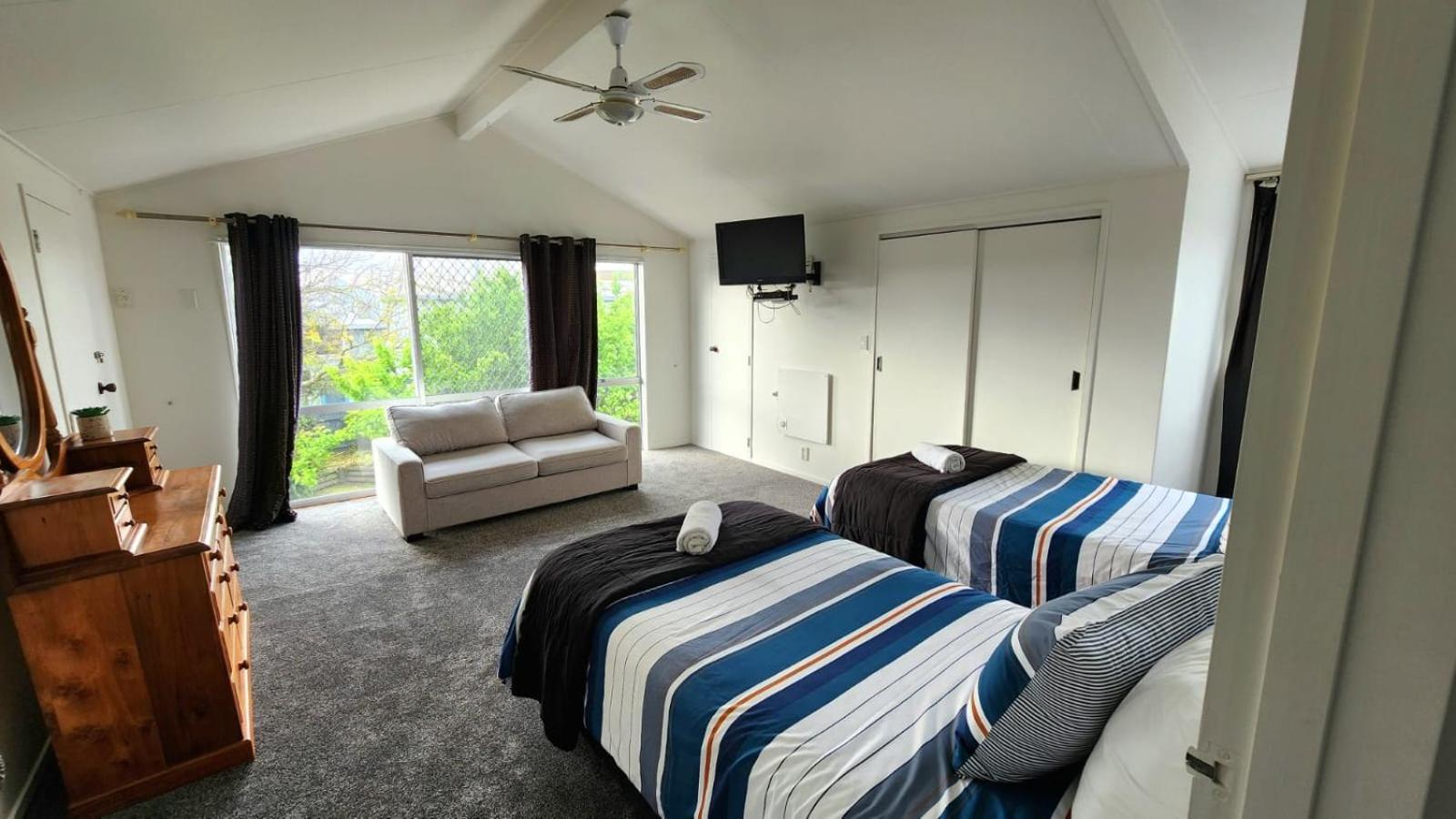 Ahuriri Escape - Home Away Home, Entire Bungalow