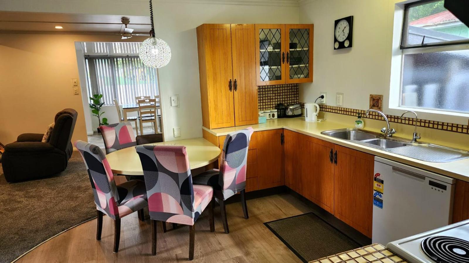 Ahuriri Escape - Home Away Home, Entire Bungalow