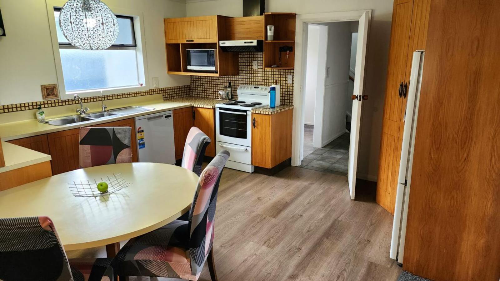 Ahuriri Escape - Home Away Home, Entire Bungalow