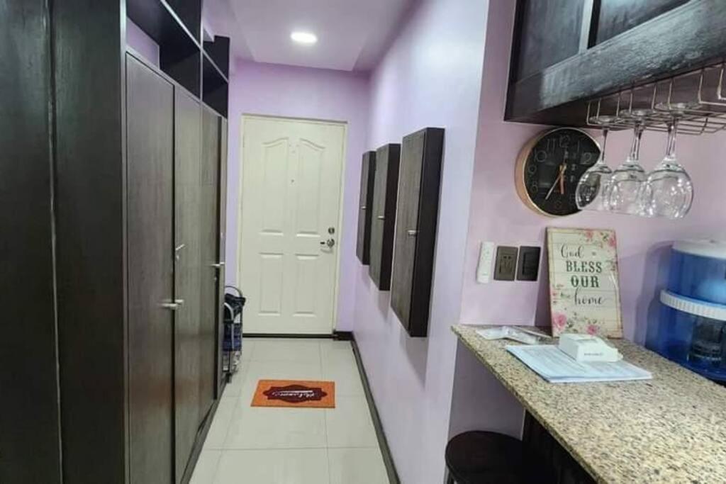 Near Manila Airport COZY 02 Bedroom Condo With Pool - 4R view 2