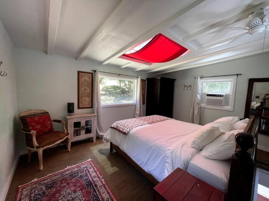 Cabin in the Oaks! Private spa! Outdoor Shower view 3
