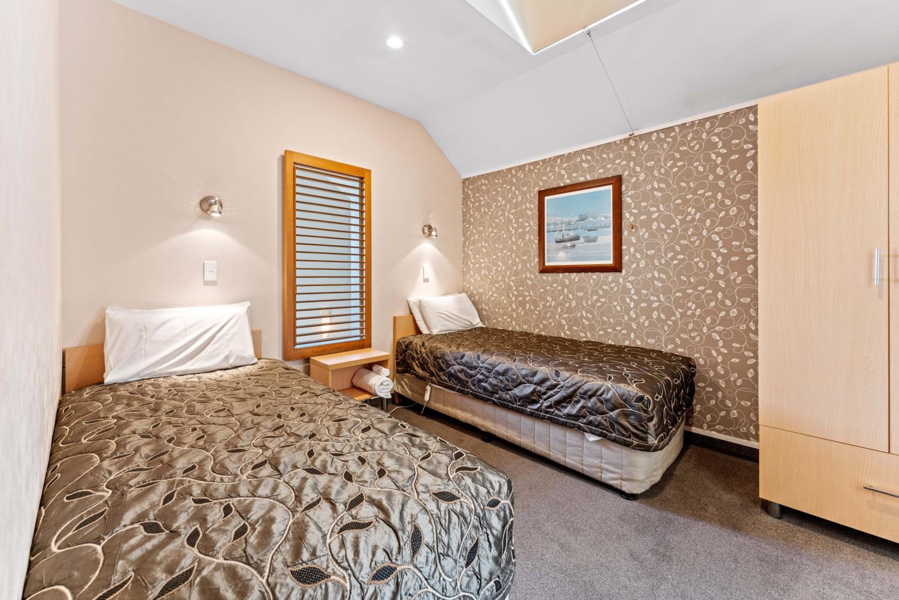 Terrific Escape - Lake Taupo Holiday Home view 4