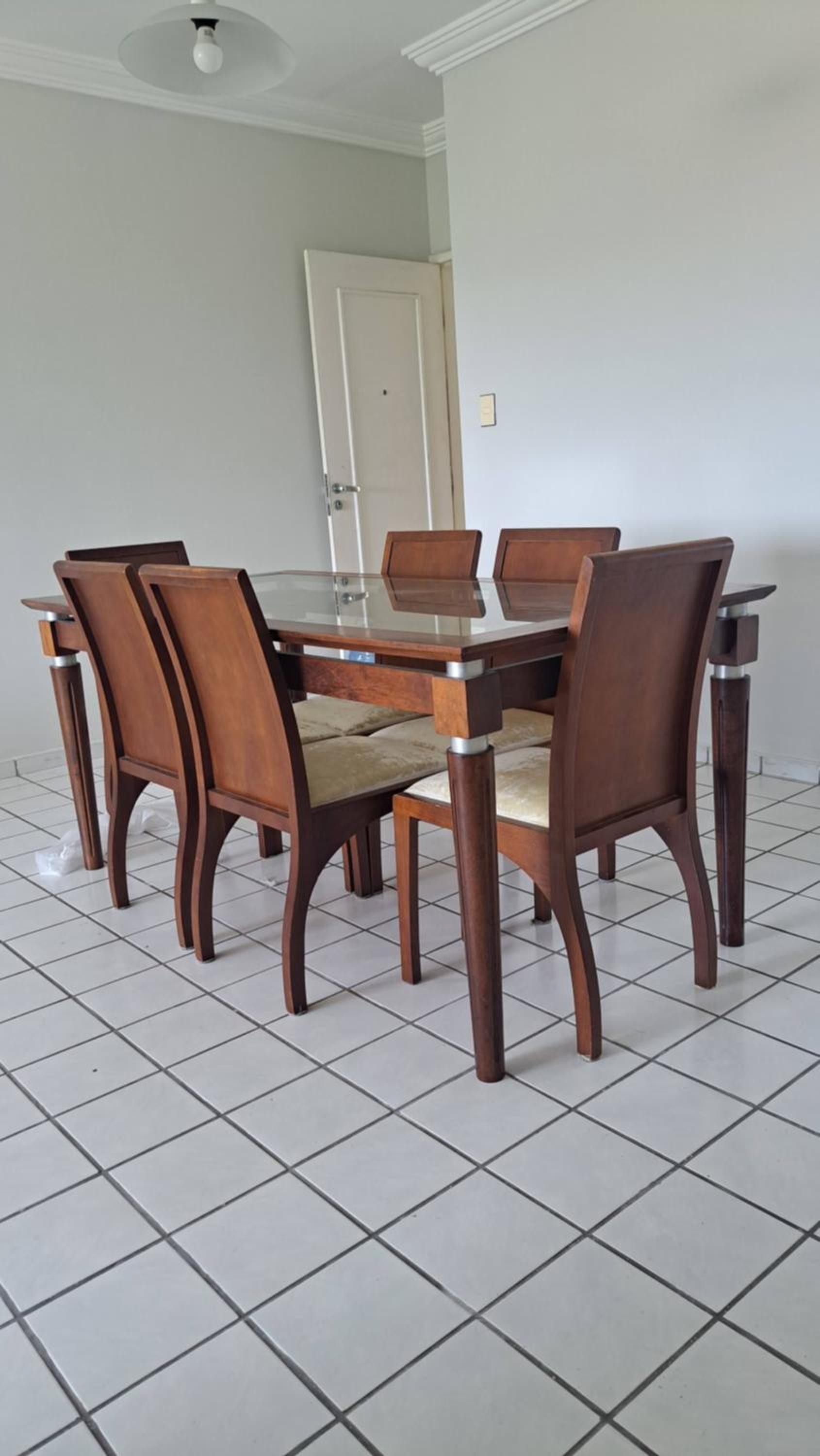 Apartamento amplo, perto de tudo