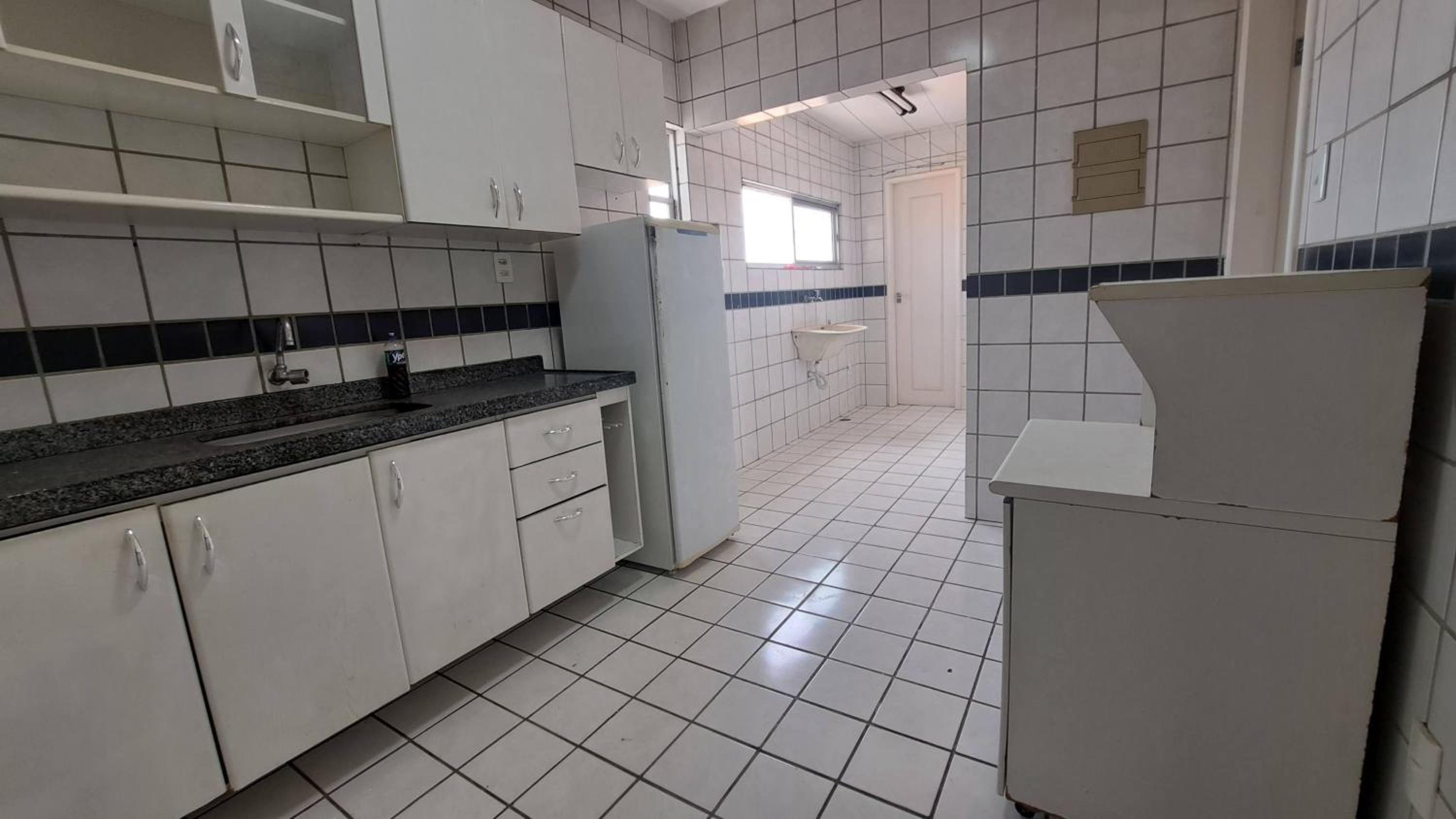 Apartamento amplo, perto de tudo