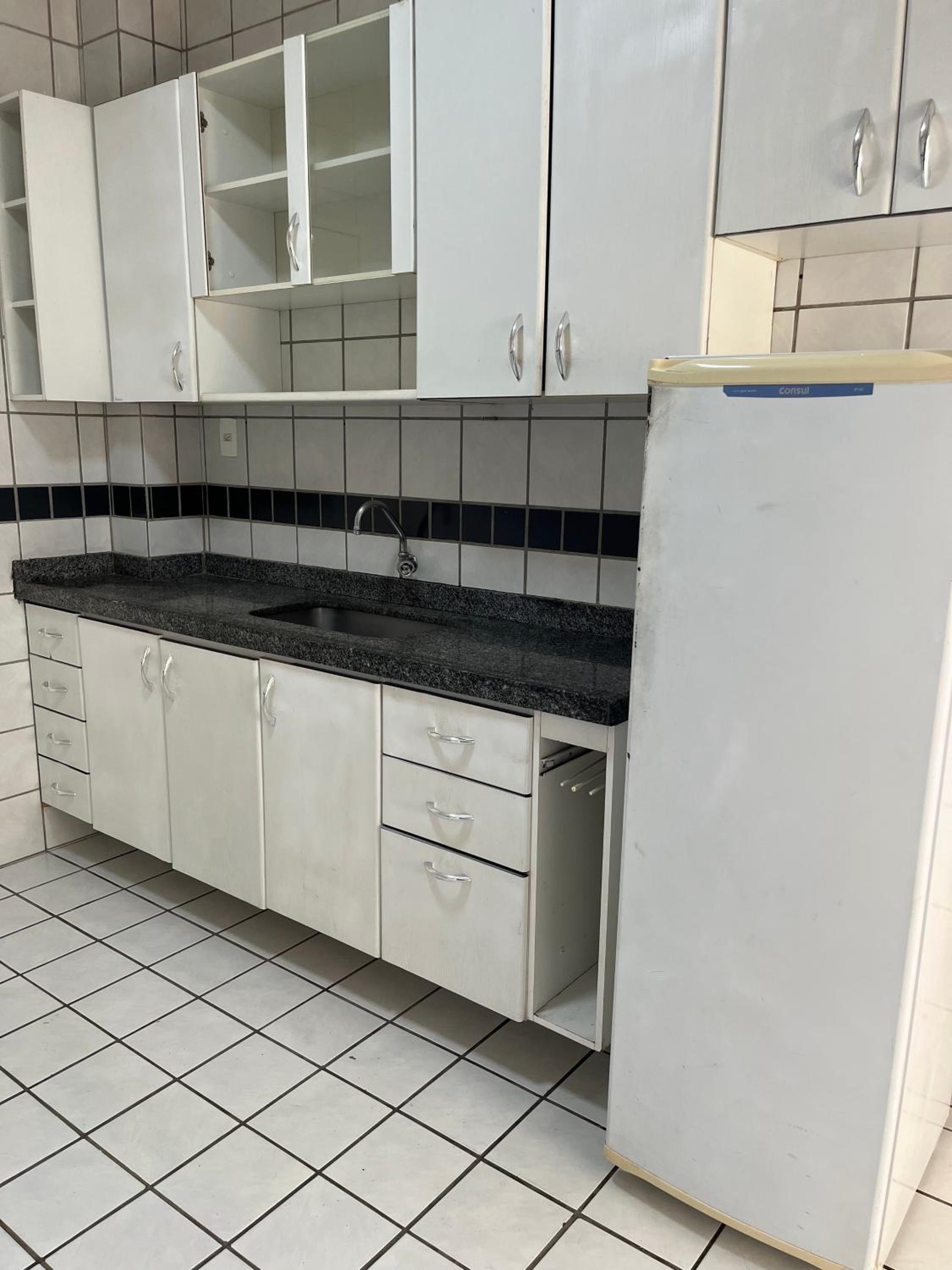 Apartamento amplo, perto de tudo