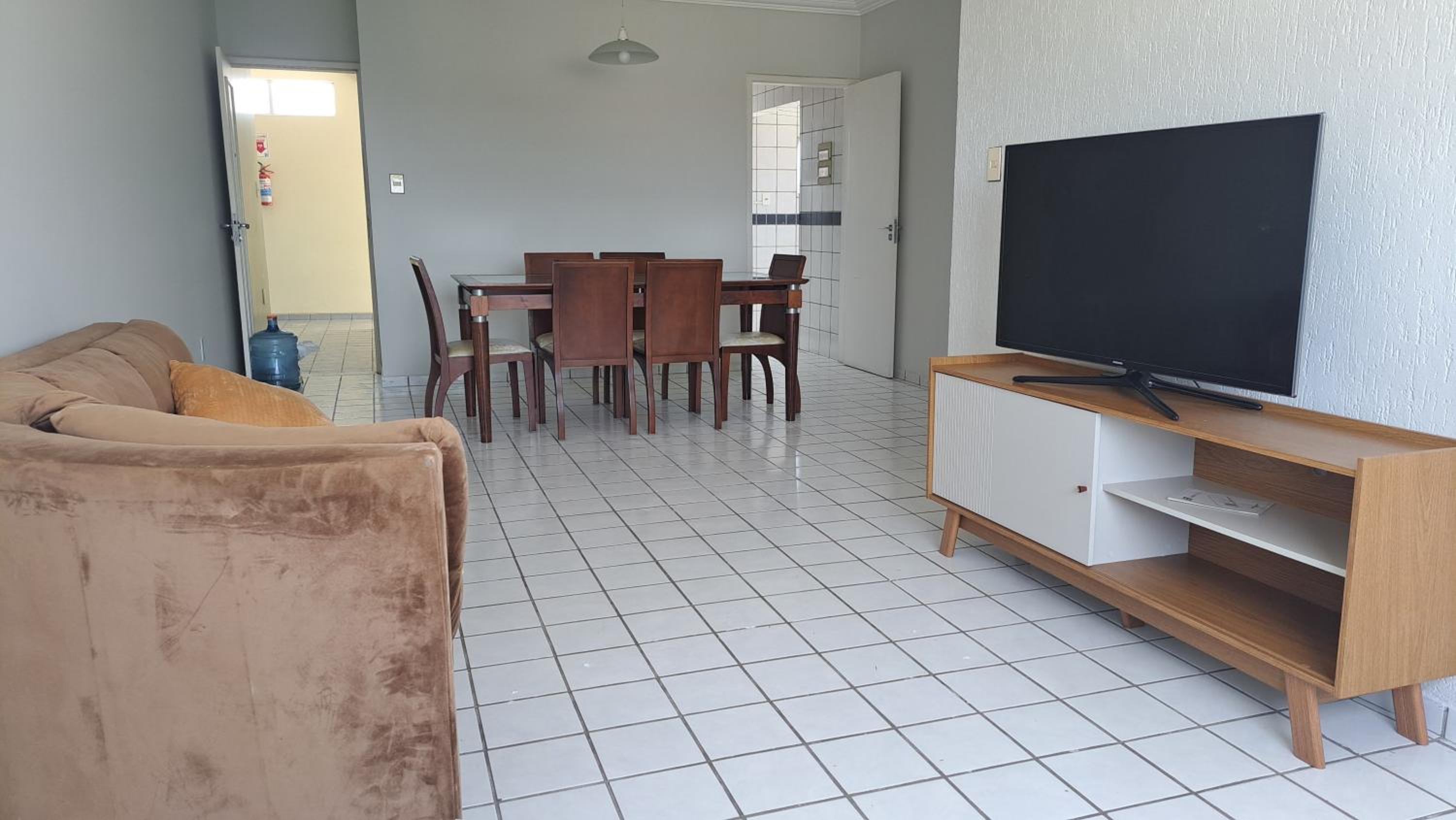 Apartamento amplo, perto de tudo